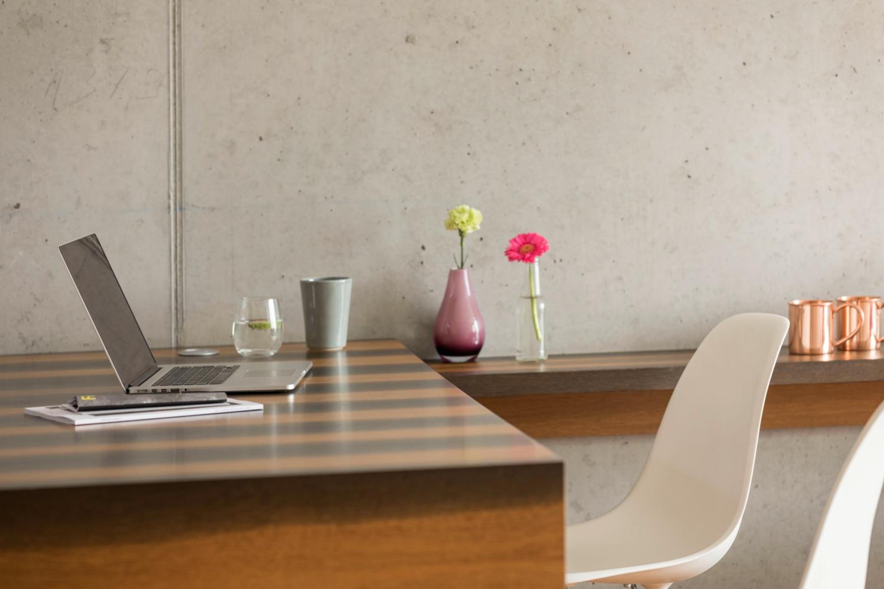 Factory Suite photo 2