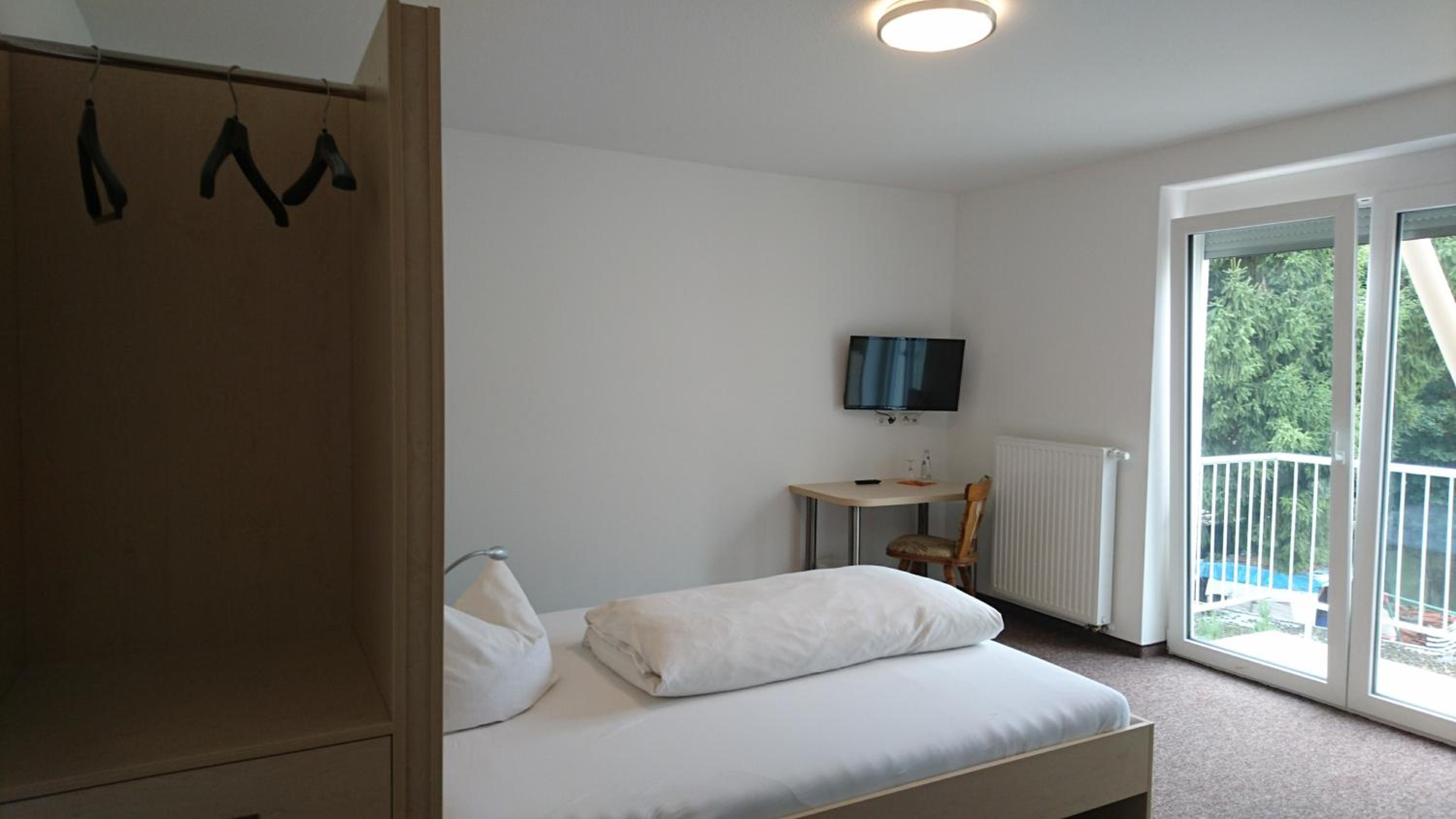 Double Room - Photo 2