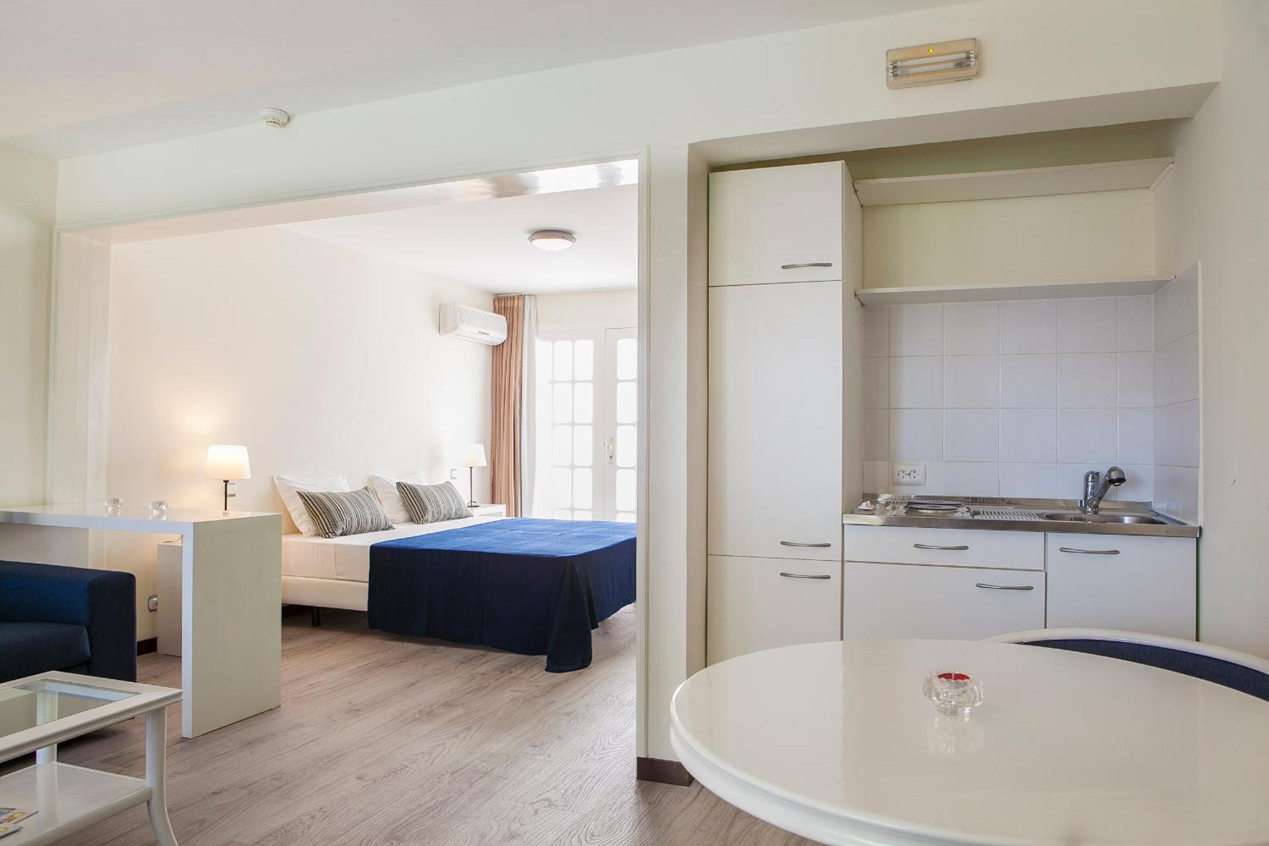 Double or Twin Room photo 3