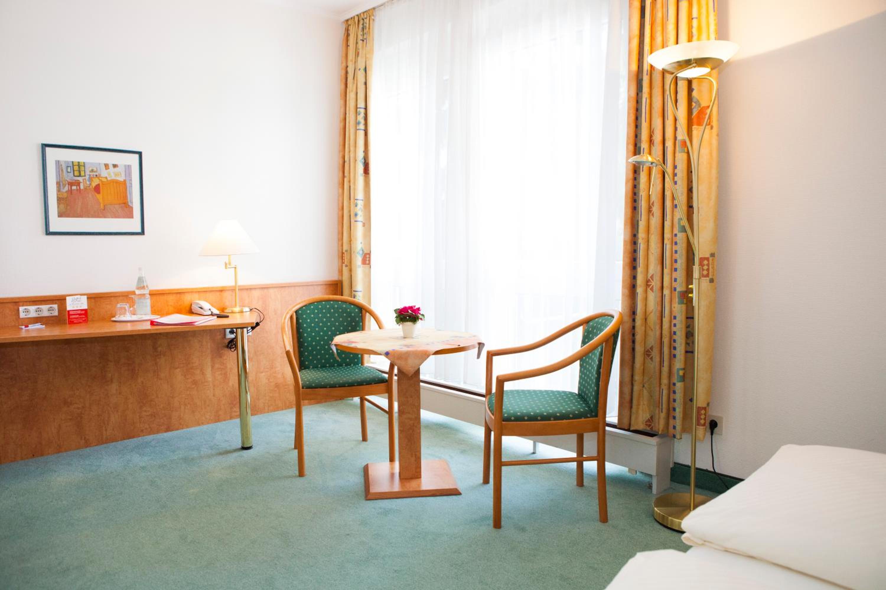 Double or Twin Room - Photo 5