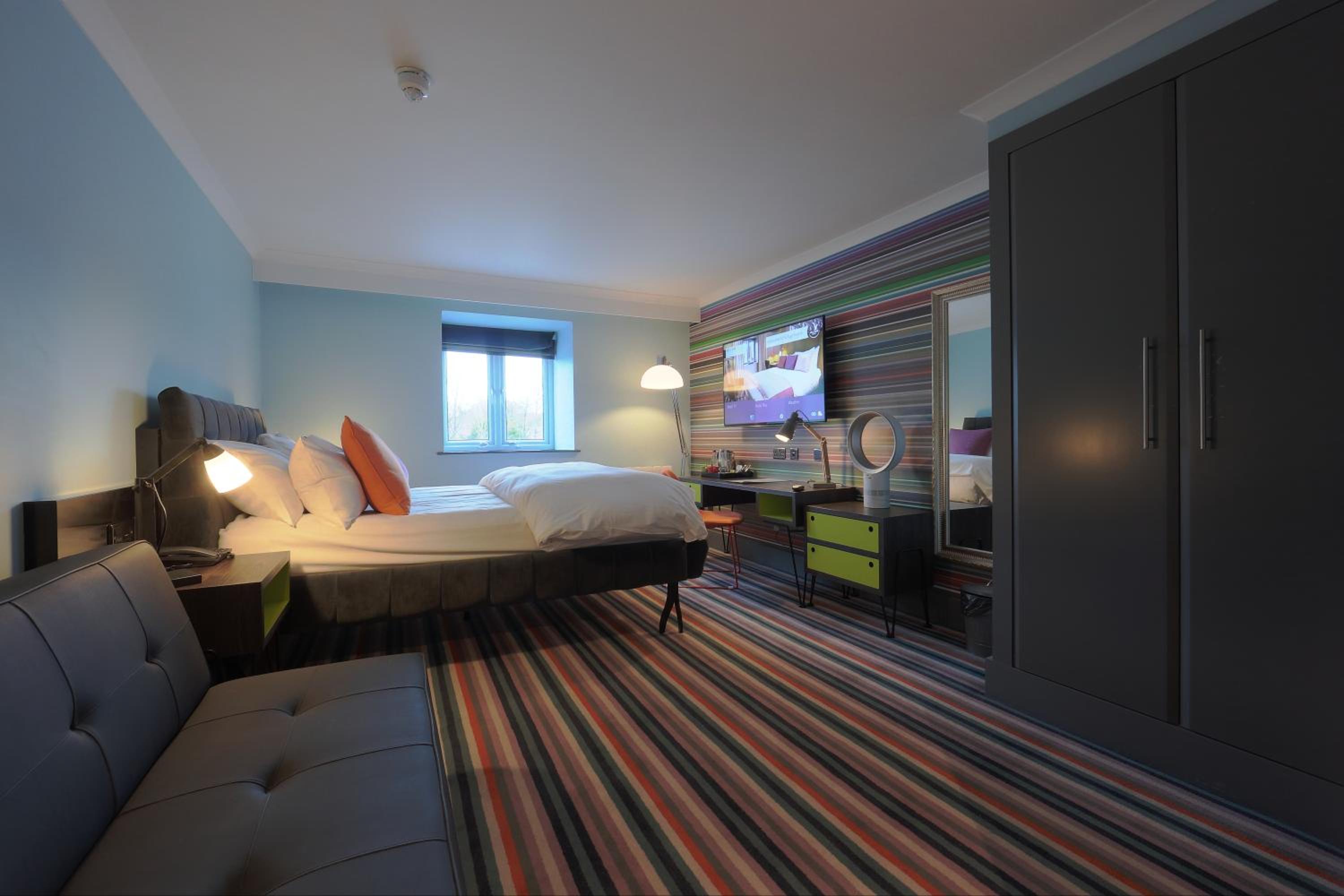 Family Room - Photo 1