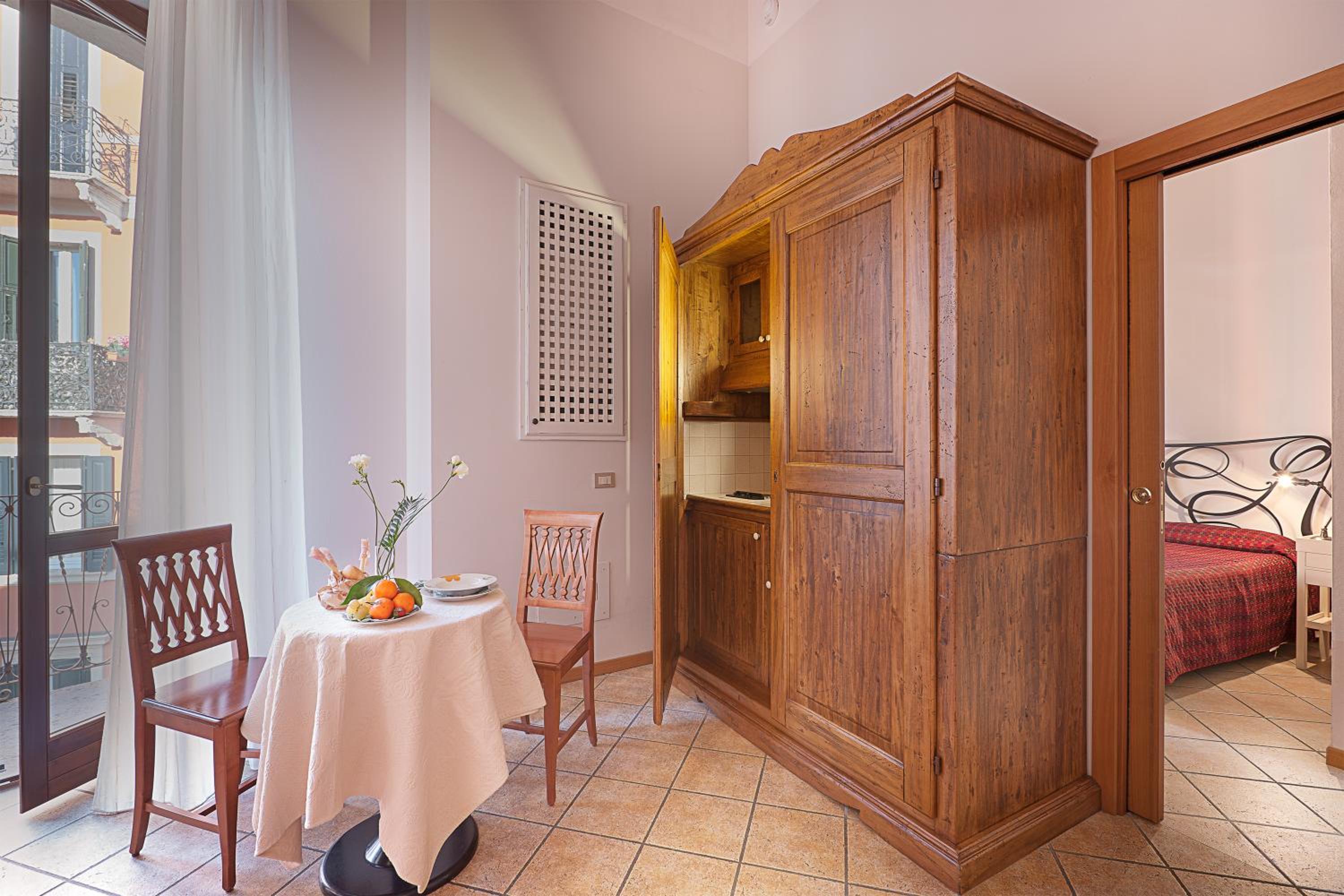 One-Bedroom Apartment - Separate Building - Photo 4