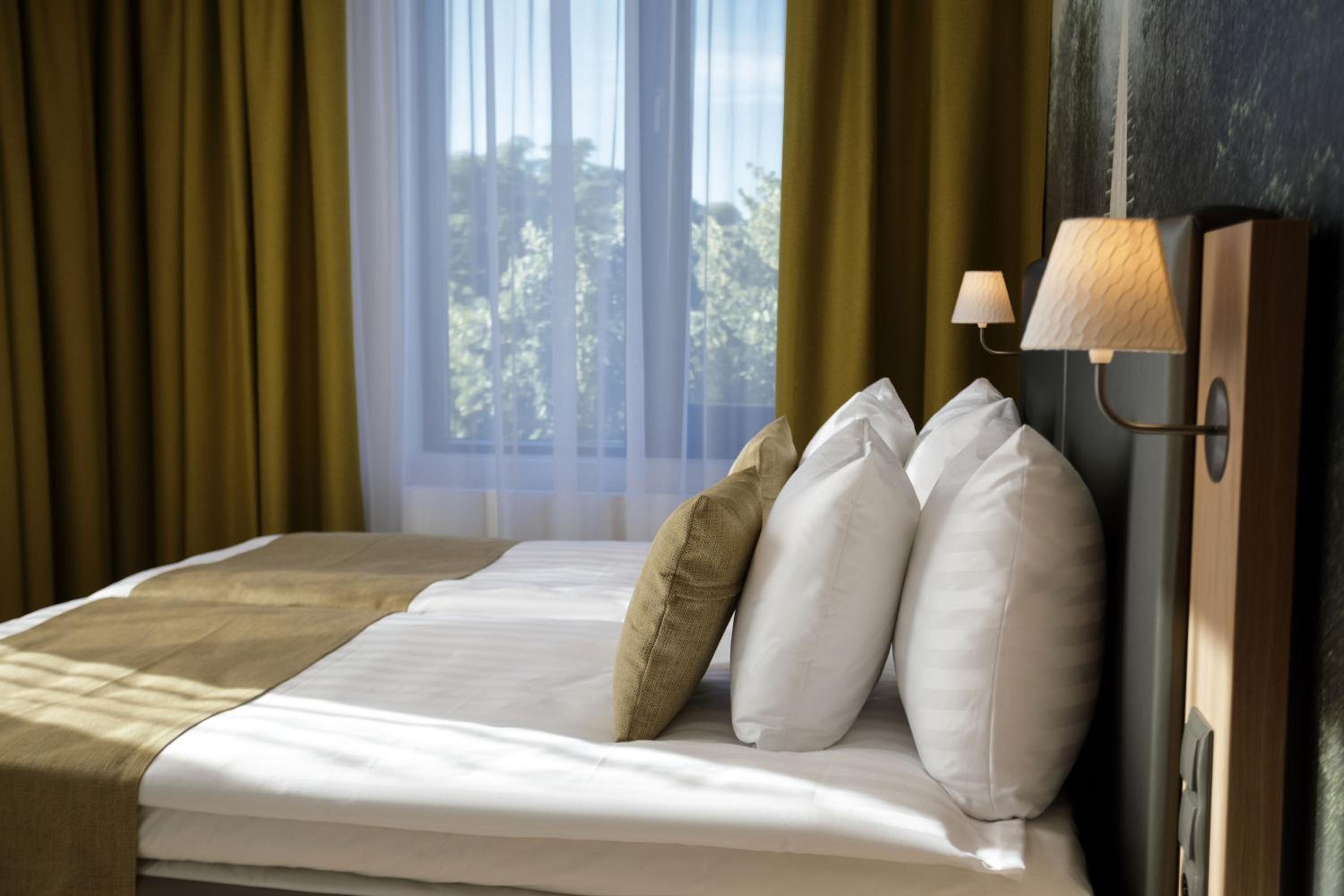ZEN Double or Twin Room with Spa Bath photo 3