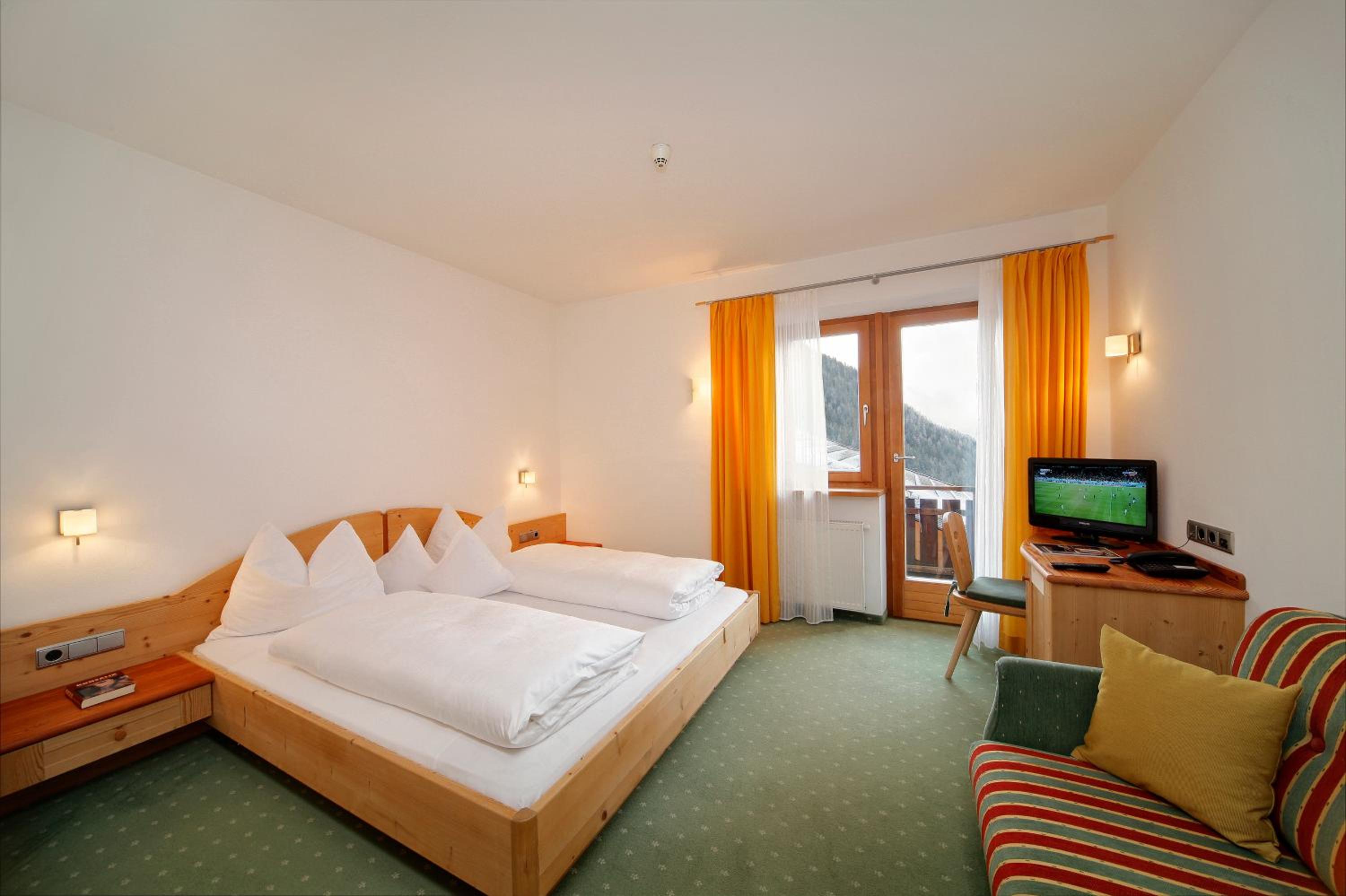 Standard Double Room with Balcony and Mountain View