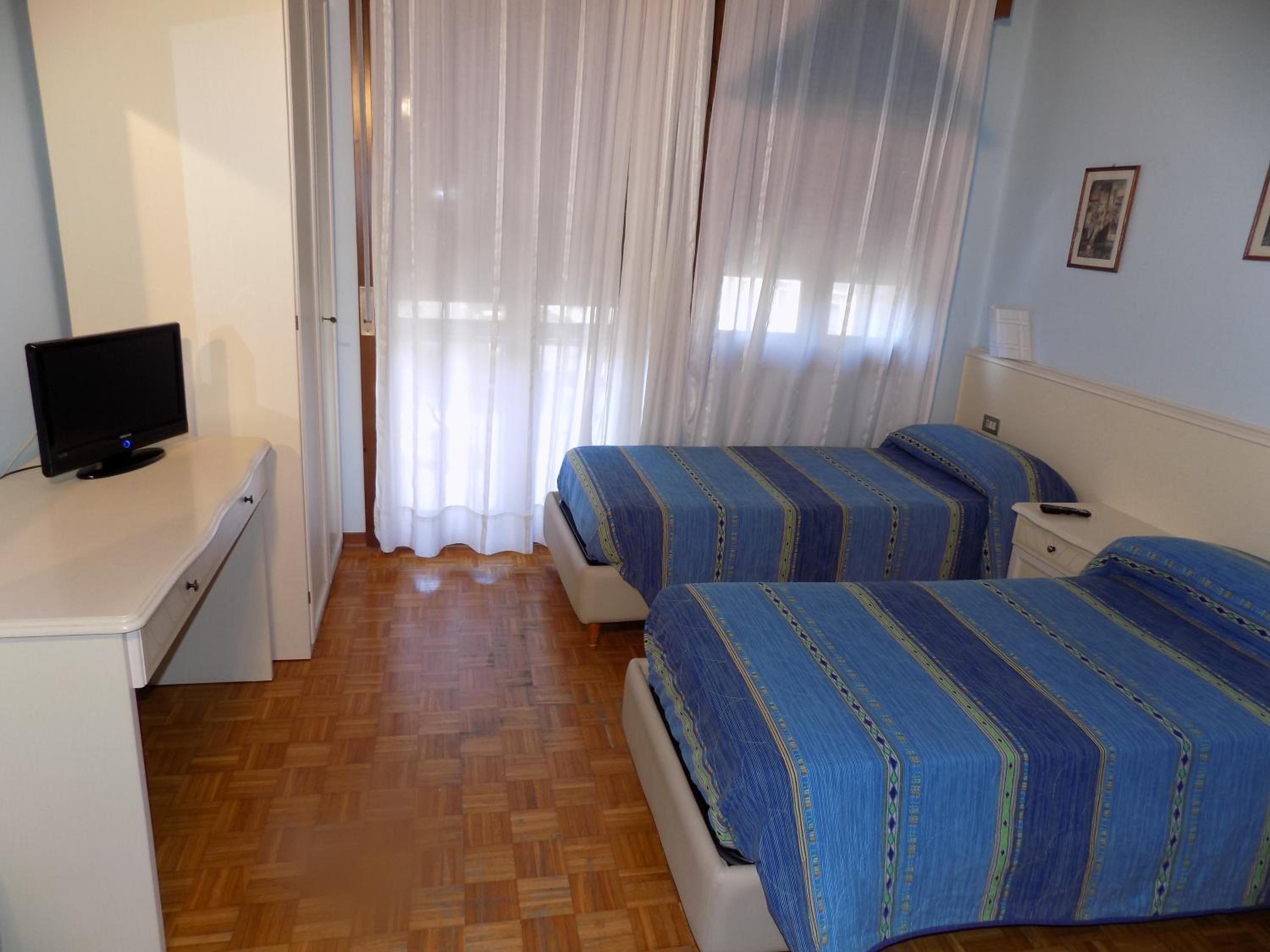 Double Room - Photo 4