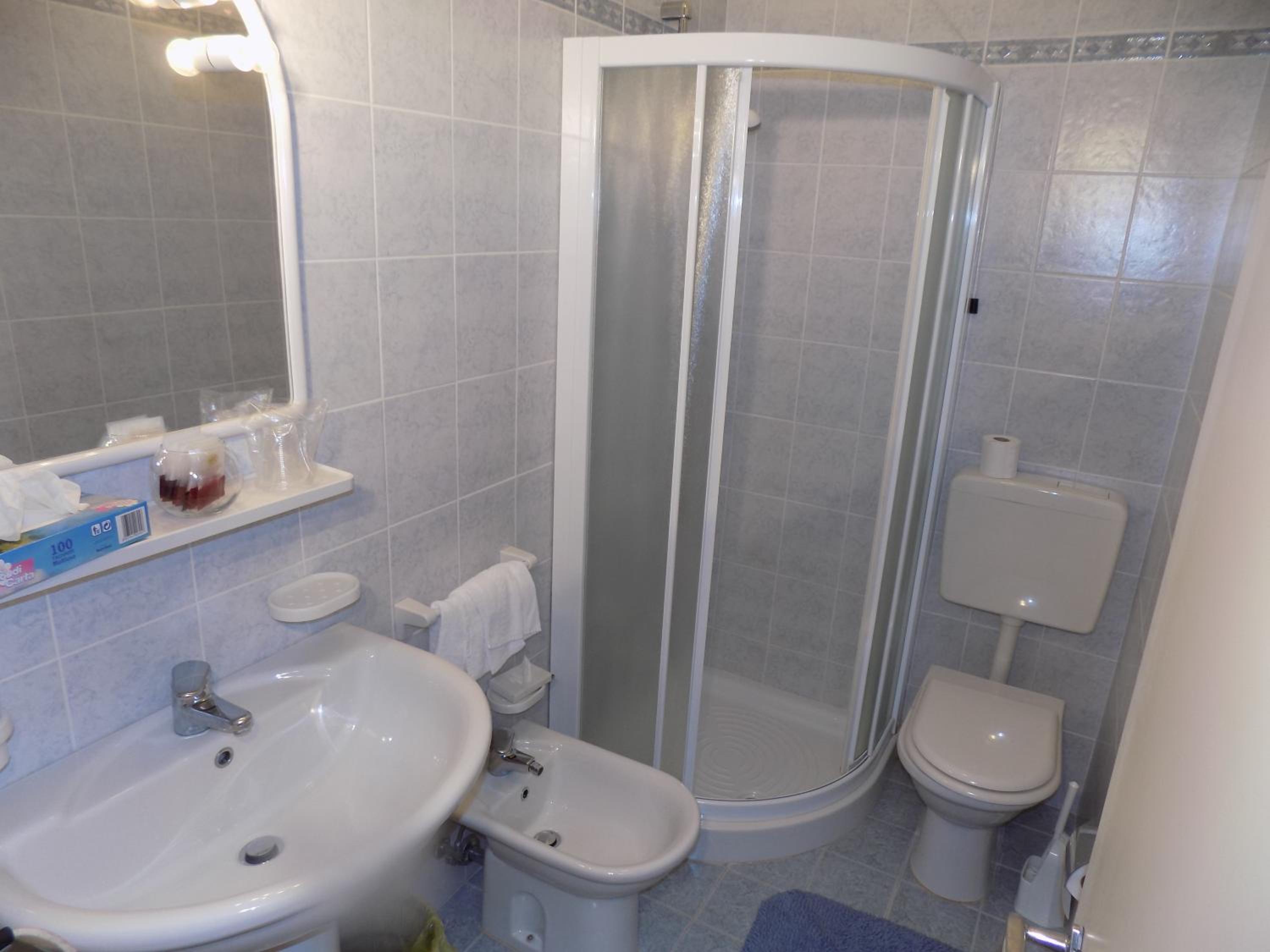 Double Room - Photo 3