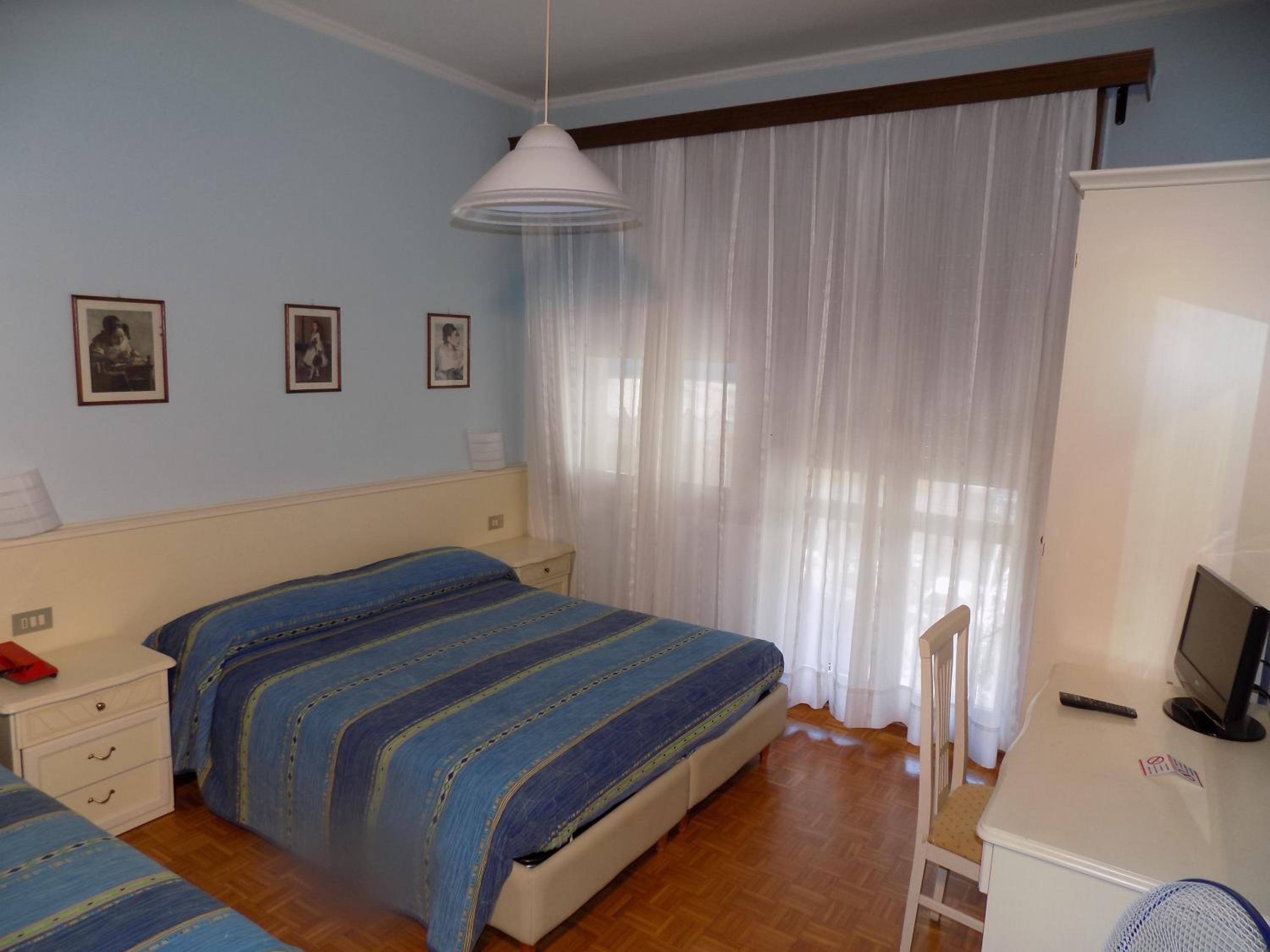 Double Room - Photo 2