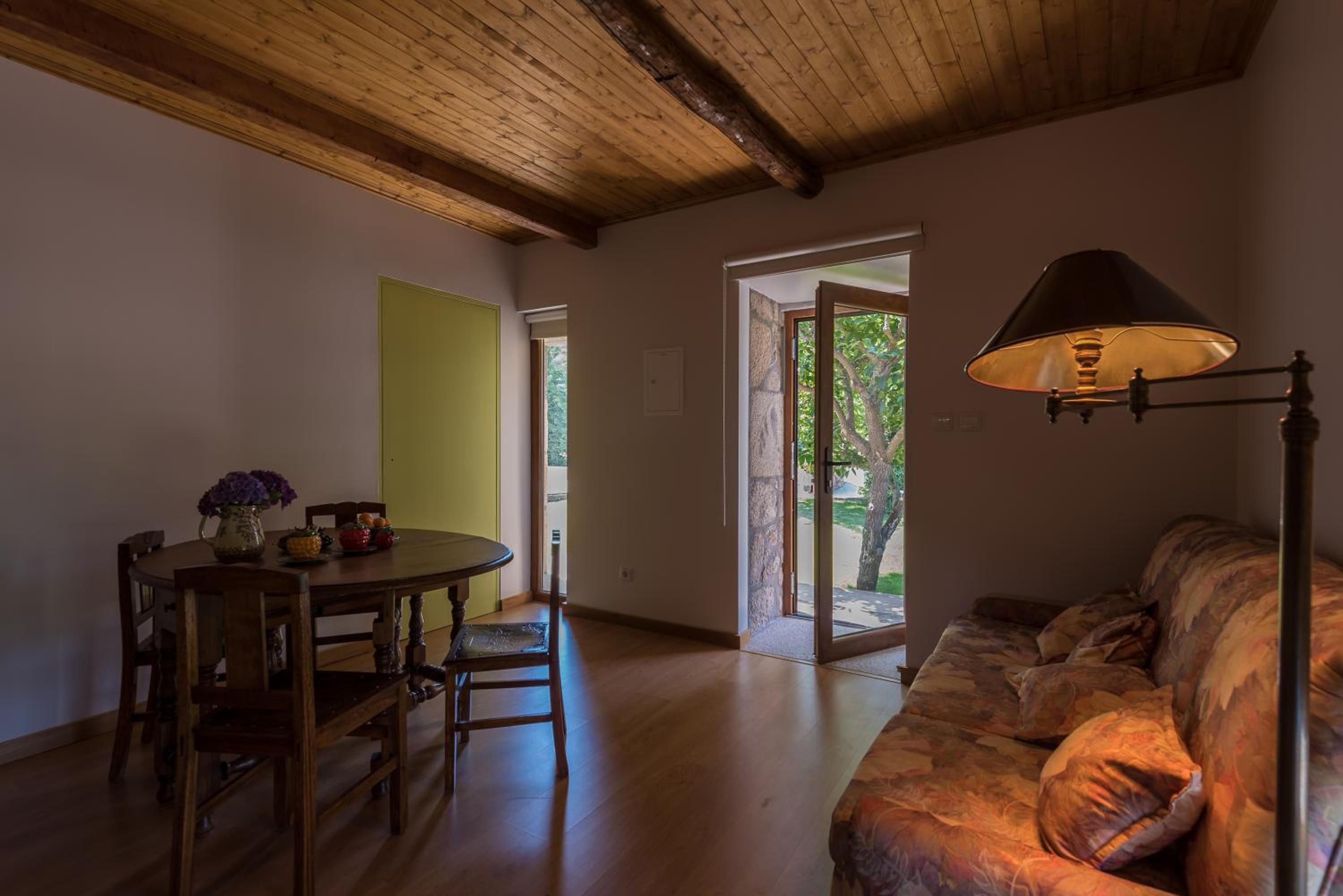 Apartment with Mountain View - Photo 1