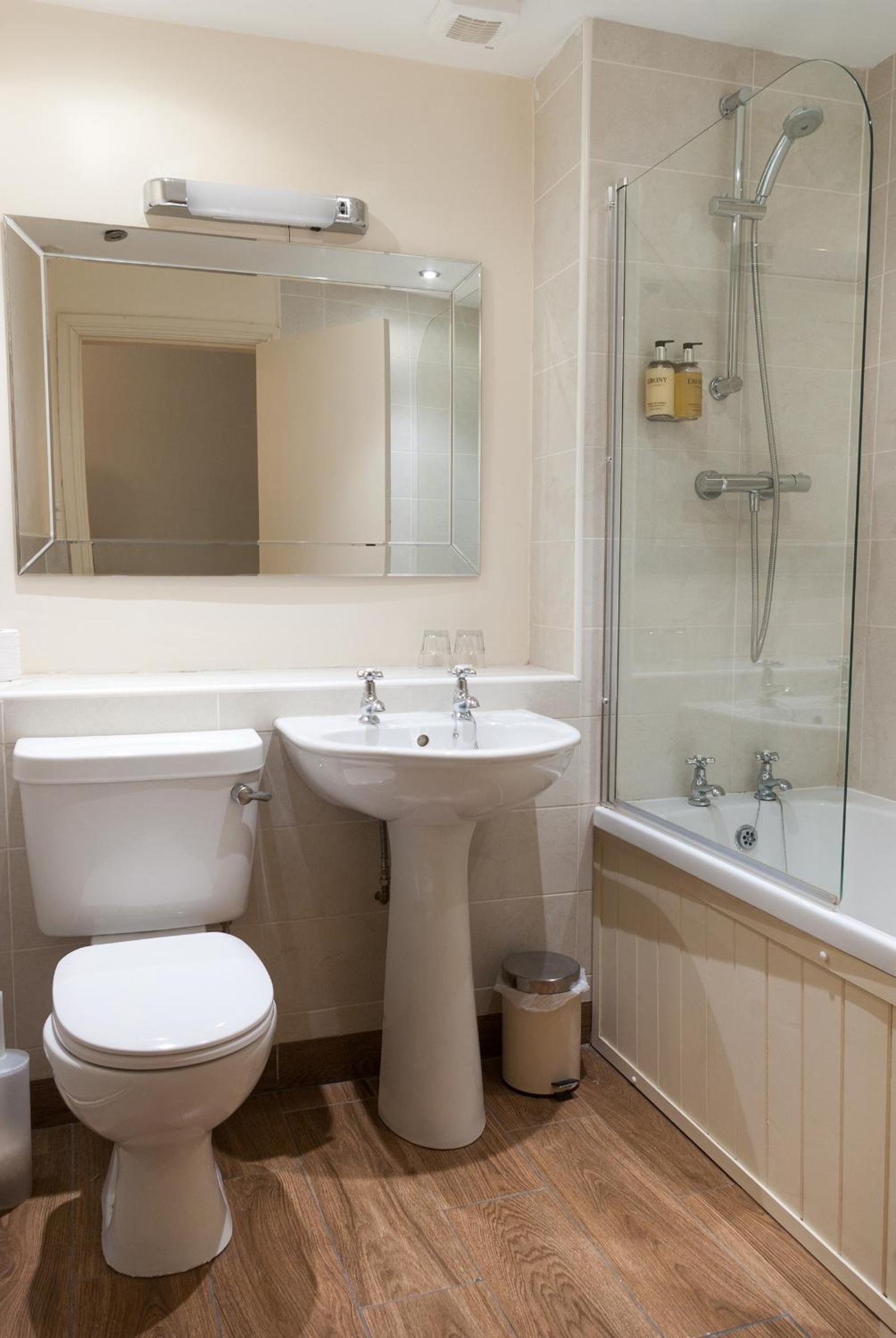 Premium Double or Twin Room - Photo 4