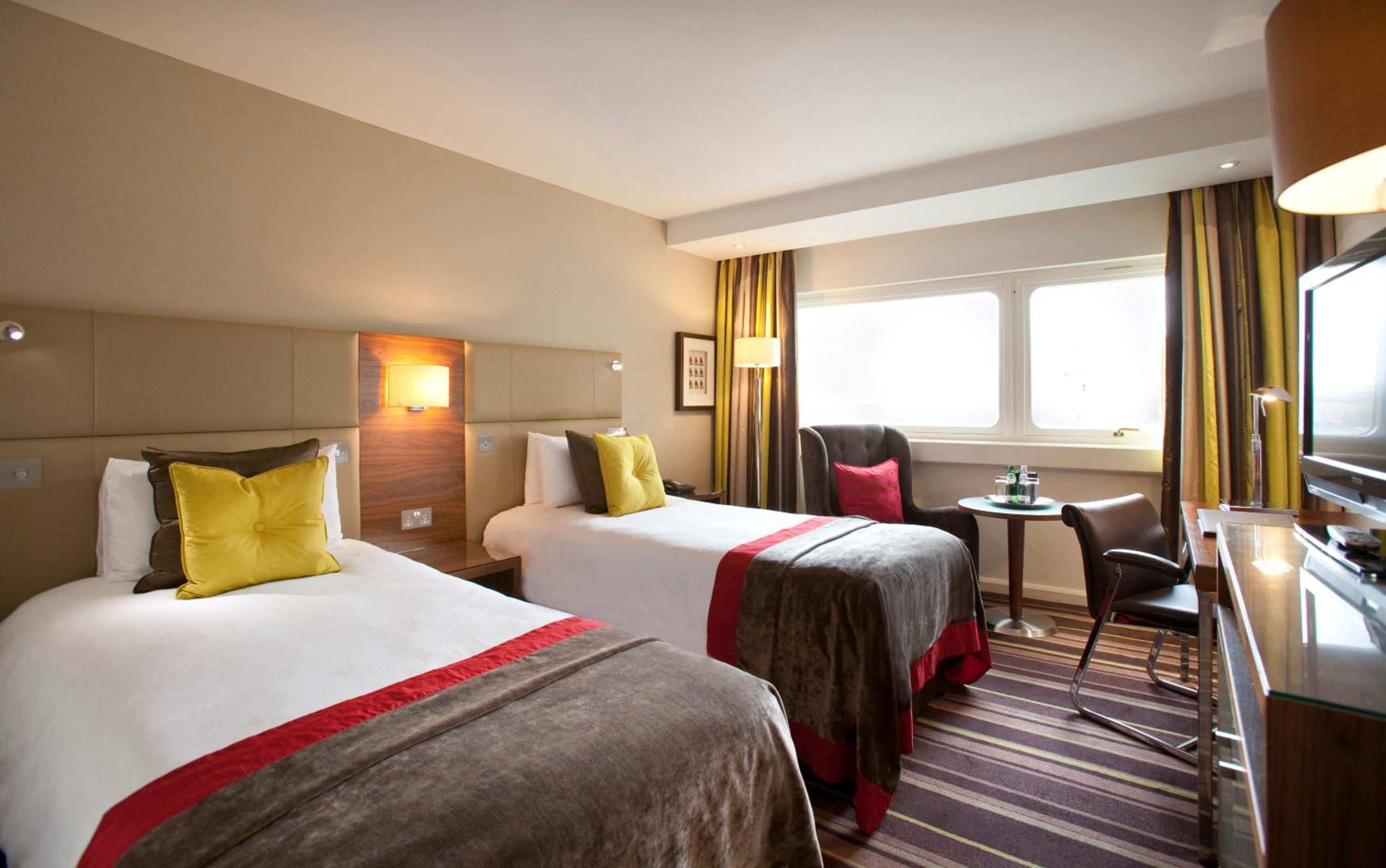 Deluxe Twin Room photo 2