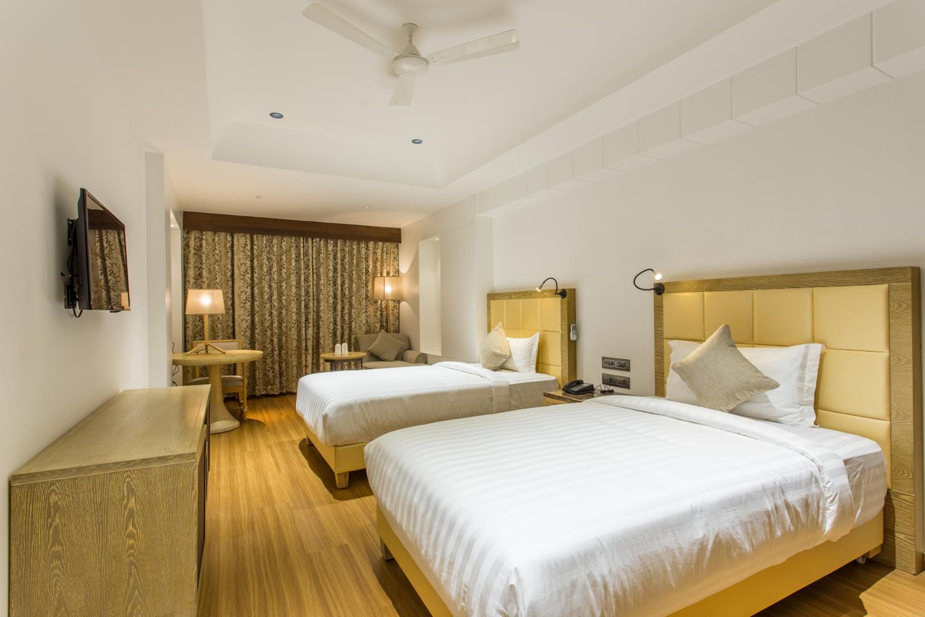 Deluxe Twin Room photo 2