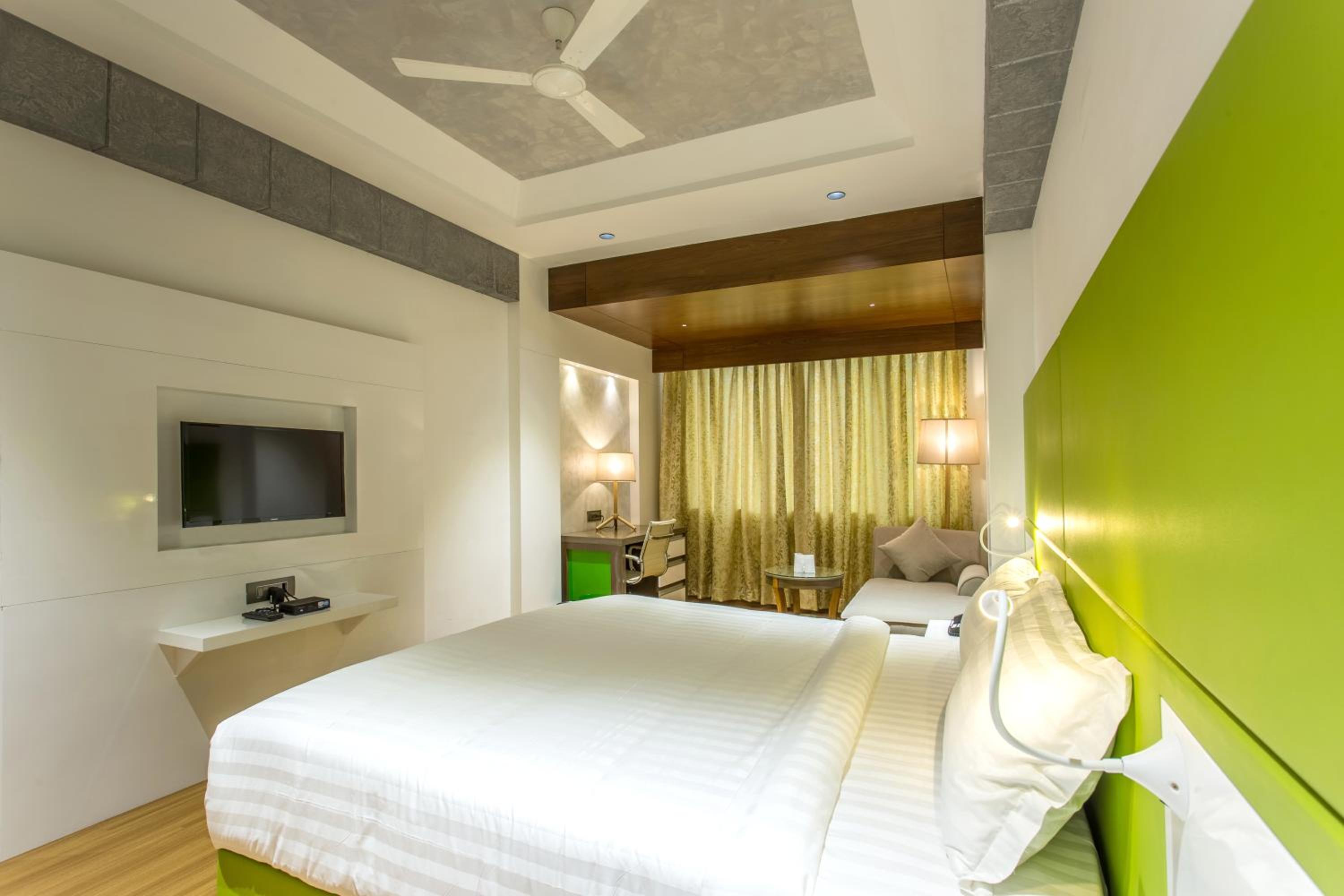 Superior King Room photo 3