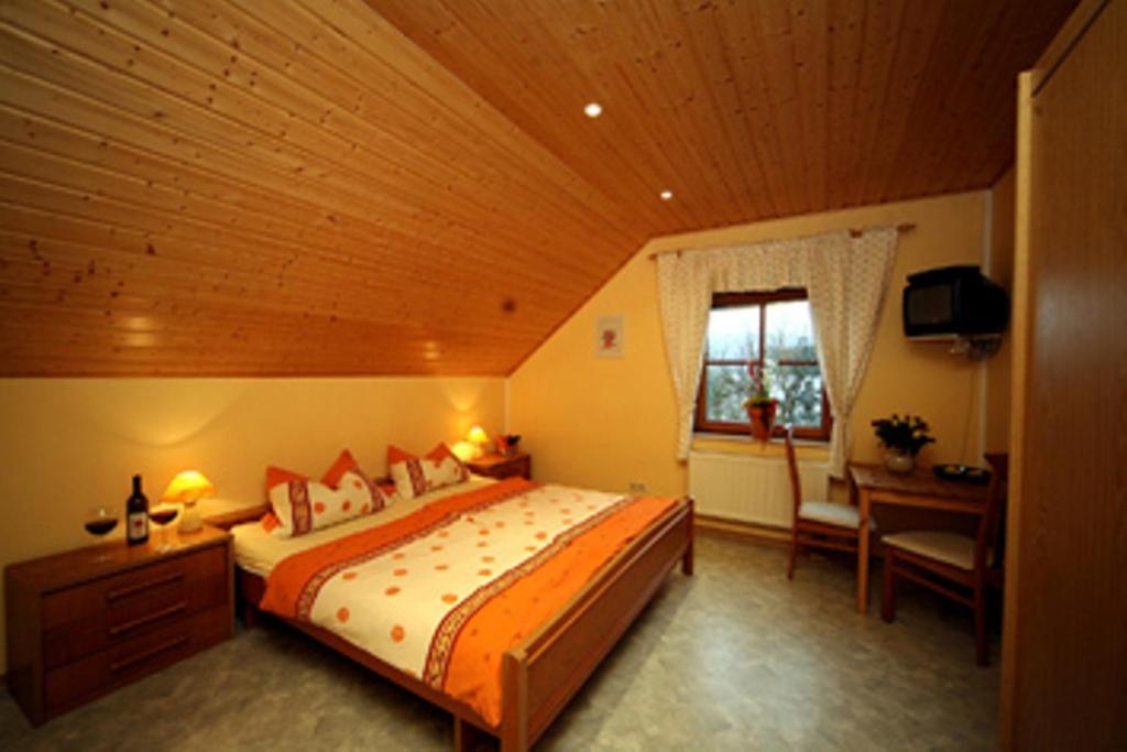 Double Room with Private Bathroom photo 1