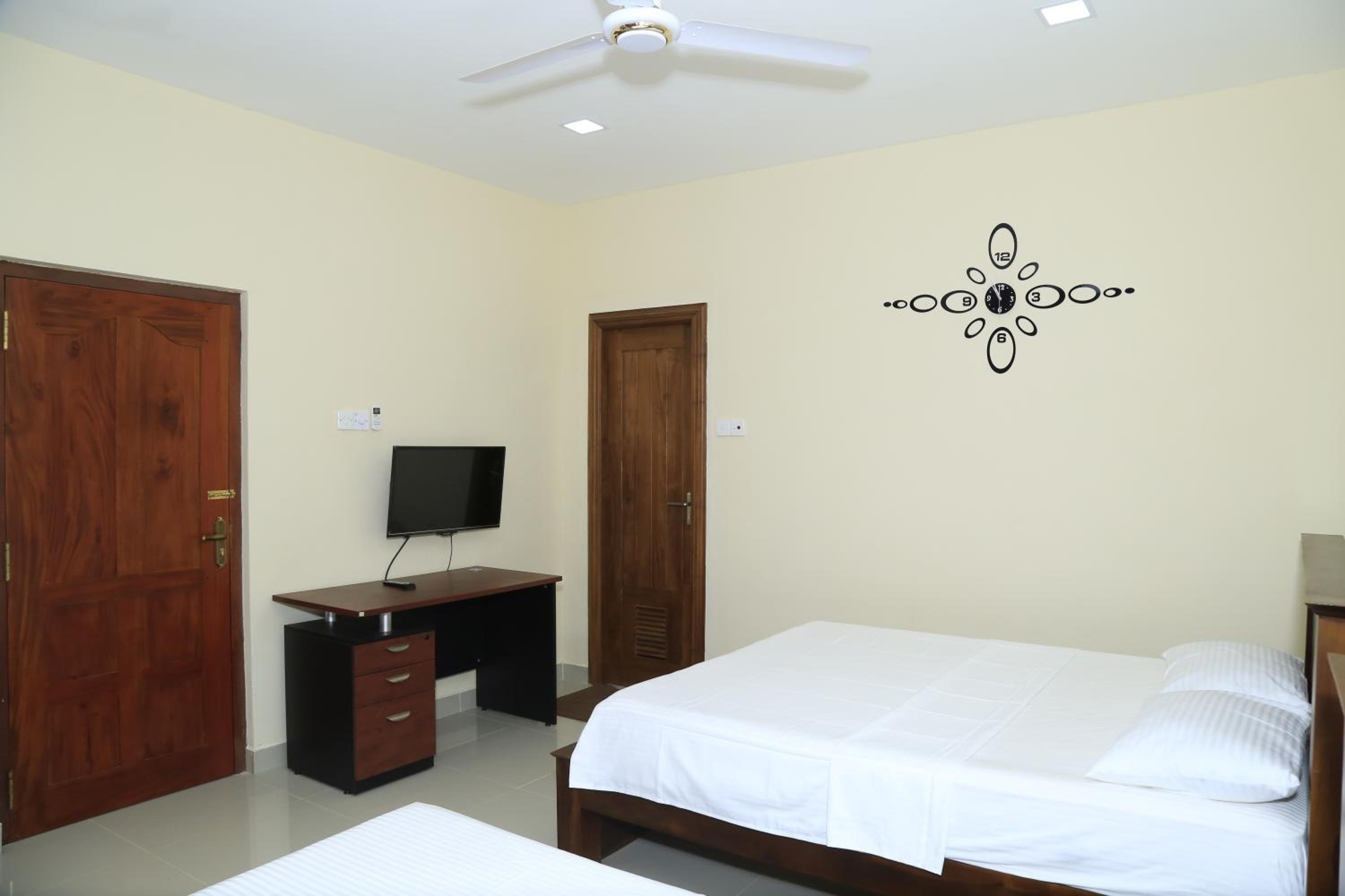 Deluxe Family Room photo 3