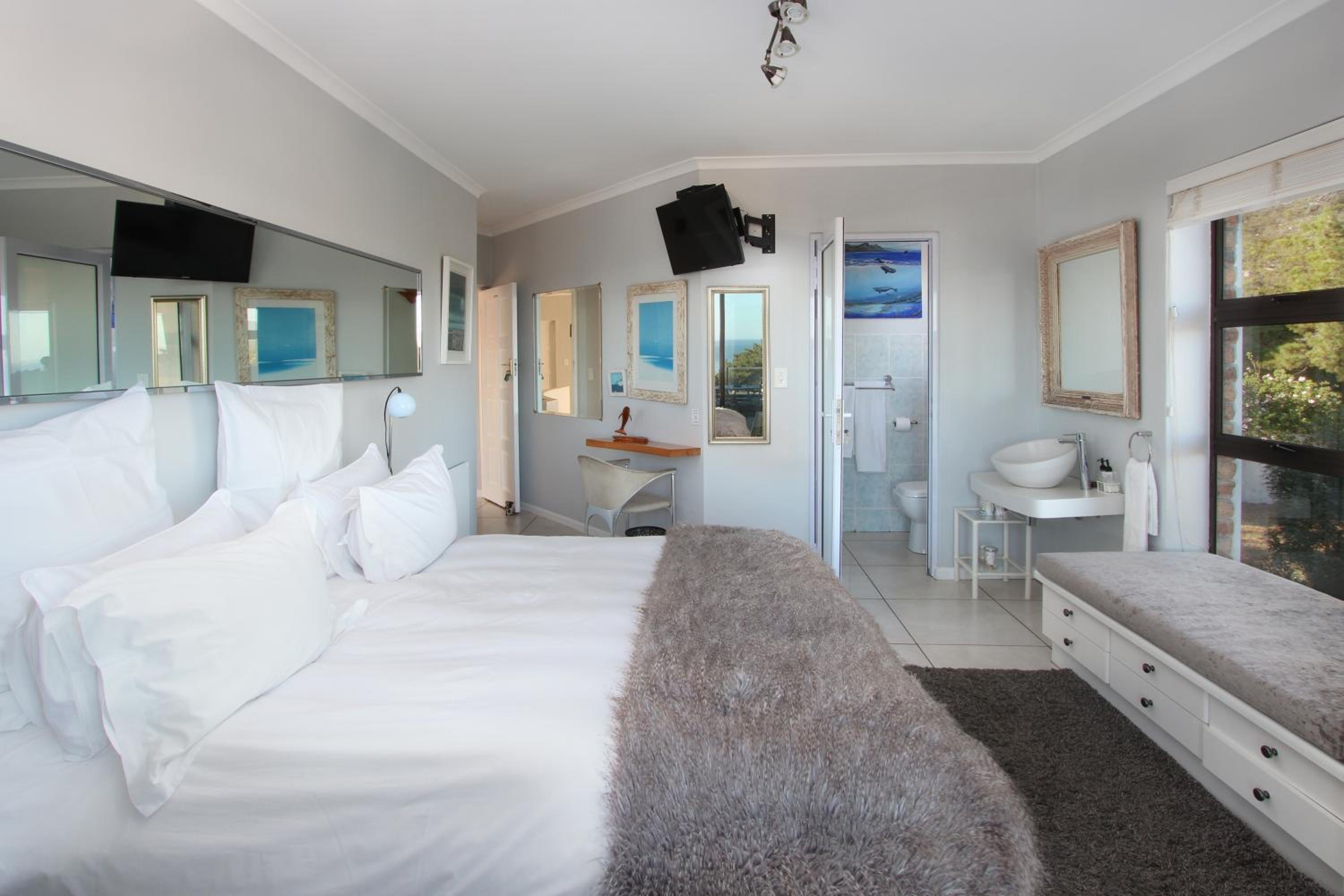 Queen Room With Sea View photo 2