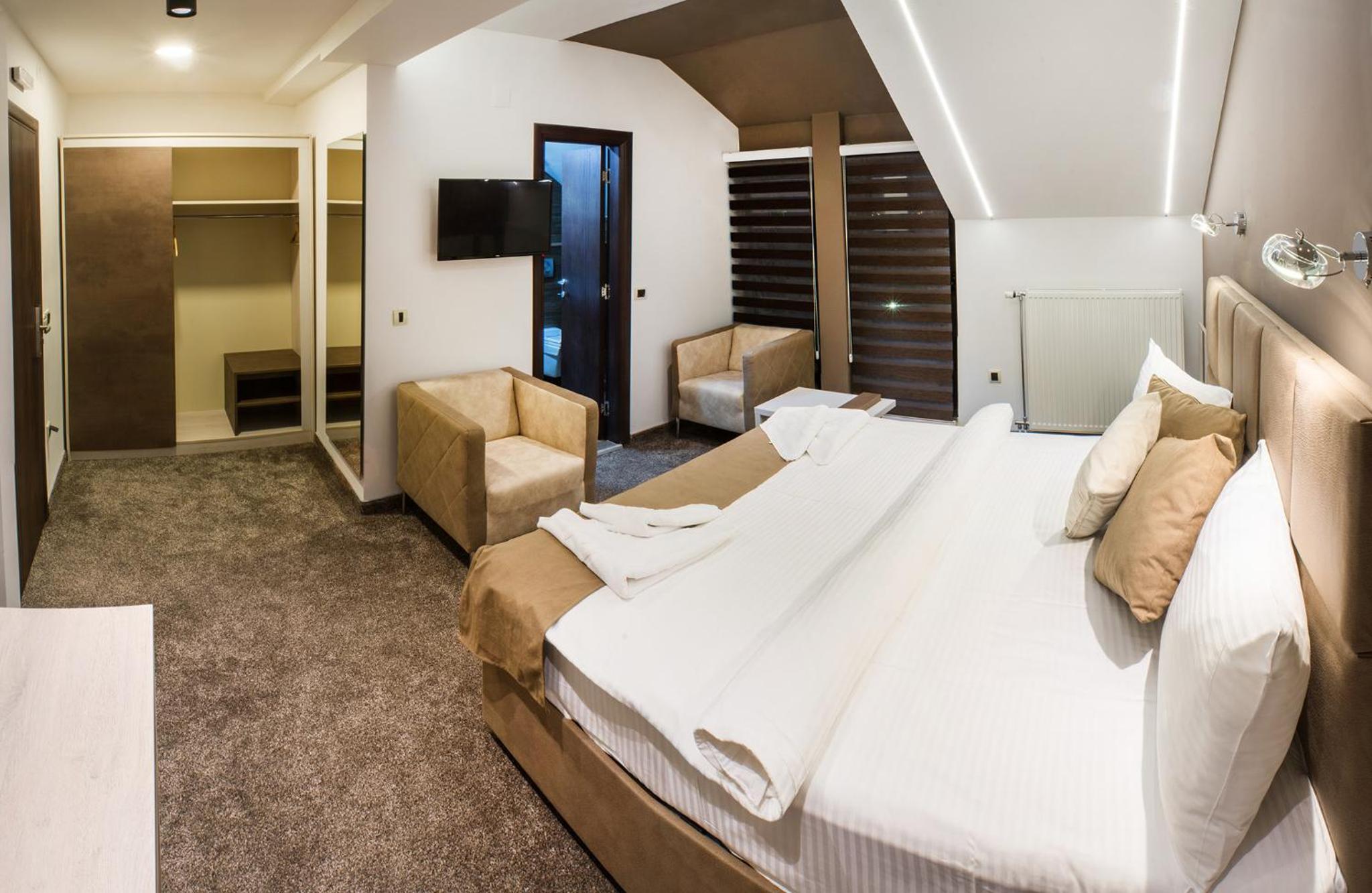 Deluxe Double Room - Photo 3