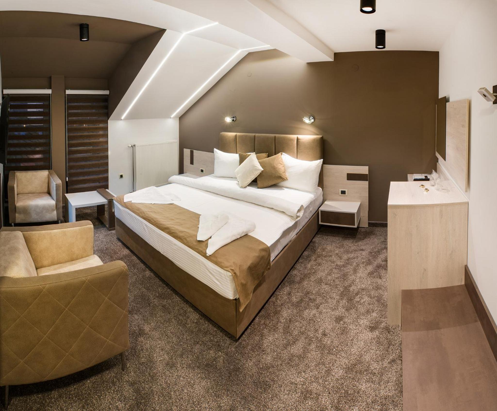 Deluxe Double Room - Photo 1