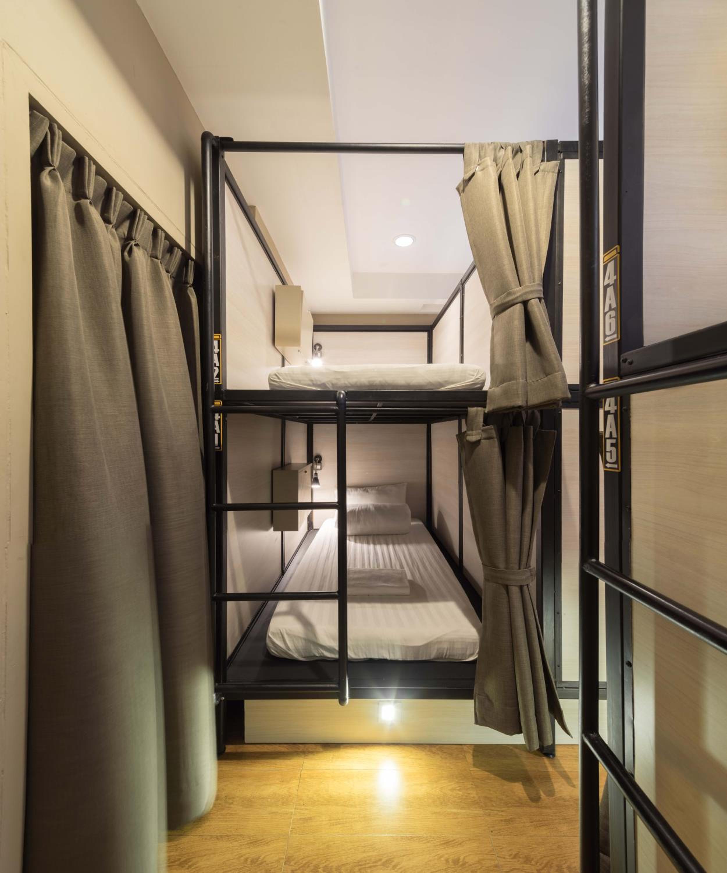 Bunk bed in mixed dorm with a bath room inside photo 1