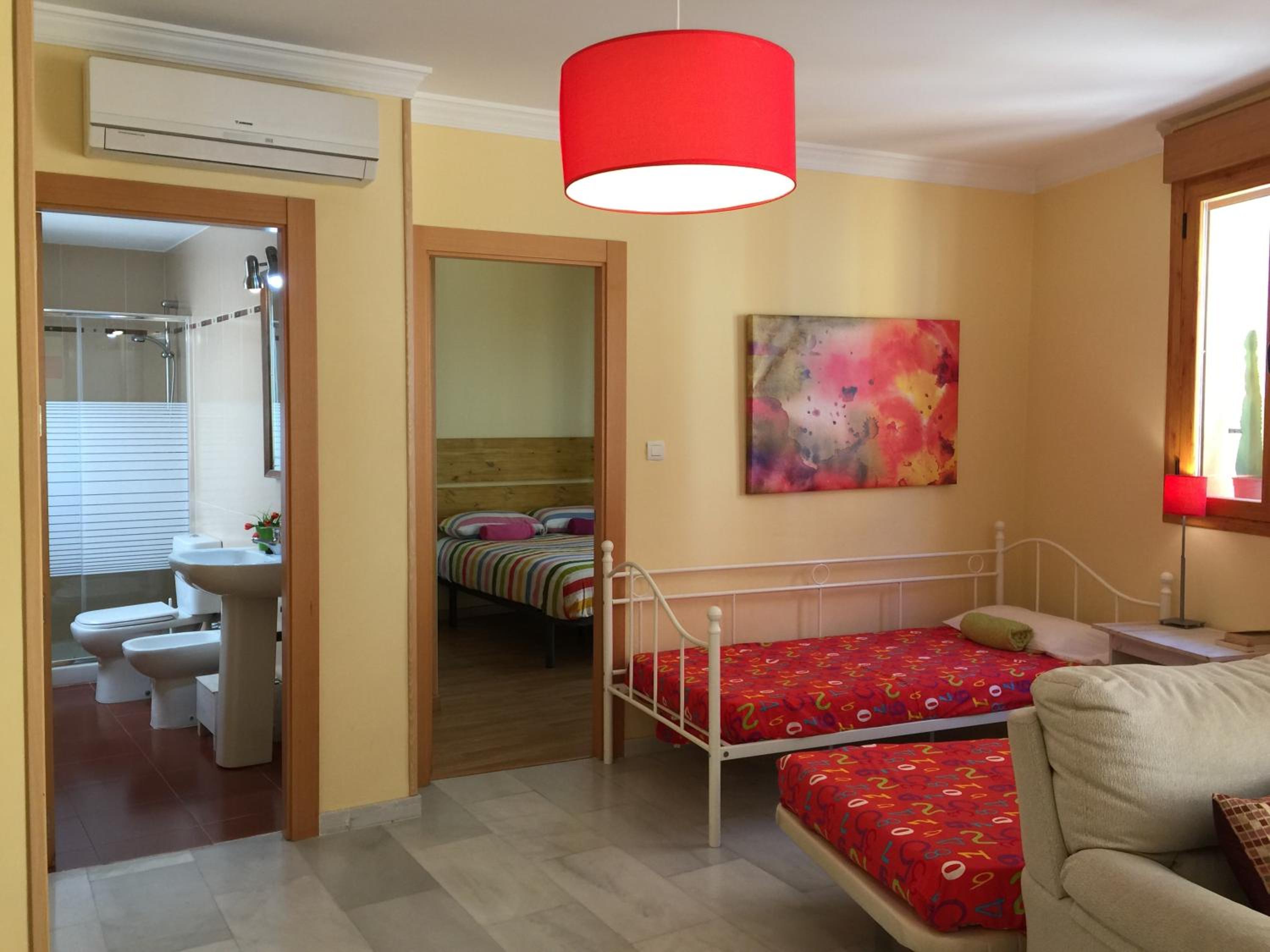 Apartment with Balcony - Photo 4