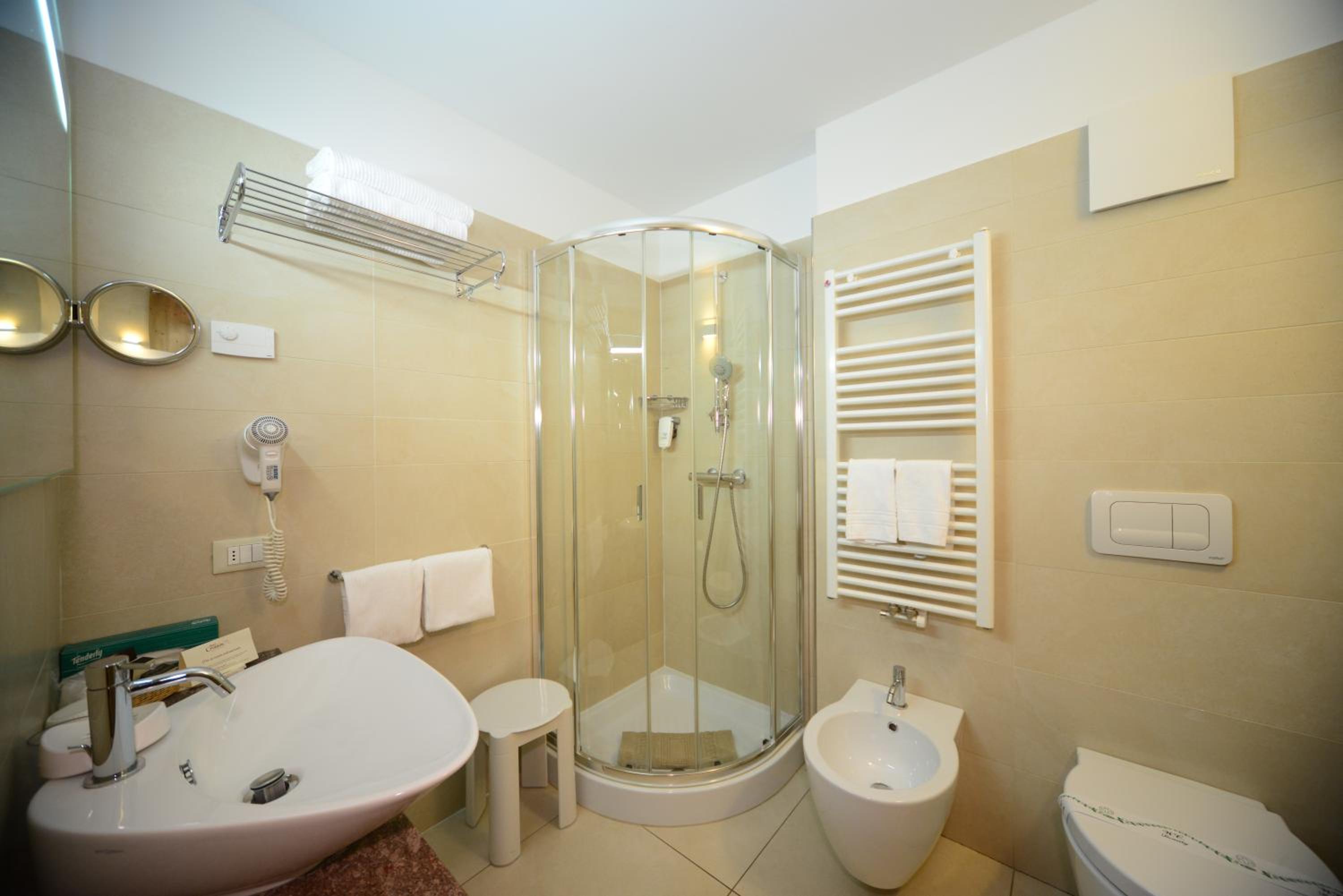 Two-Bedroom Suite with Balcony - Annex - Photo 2