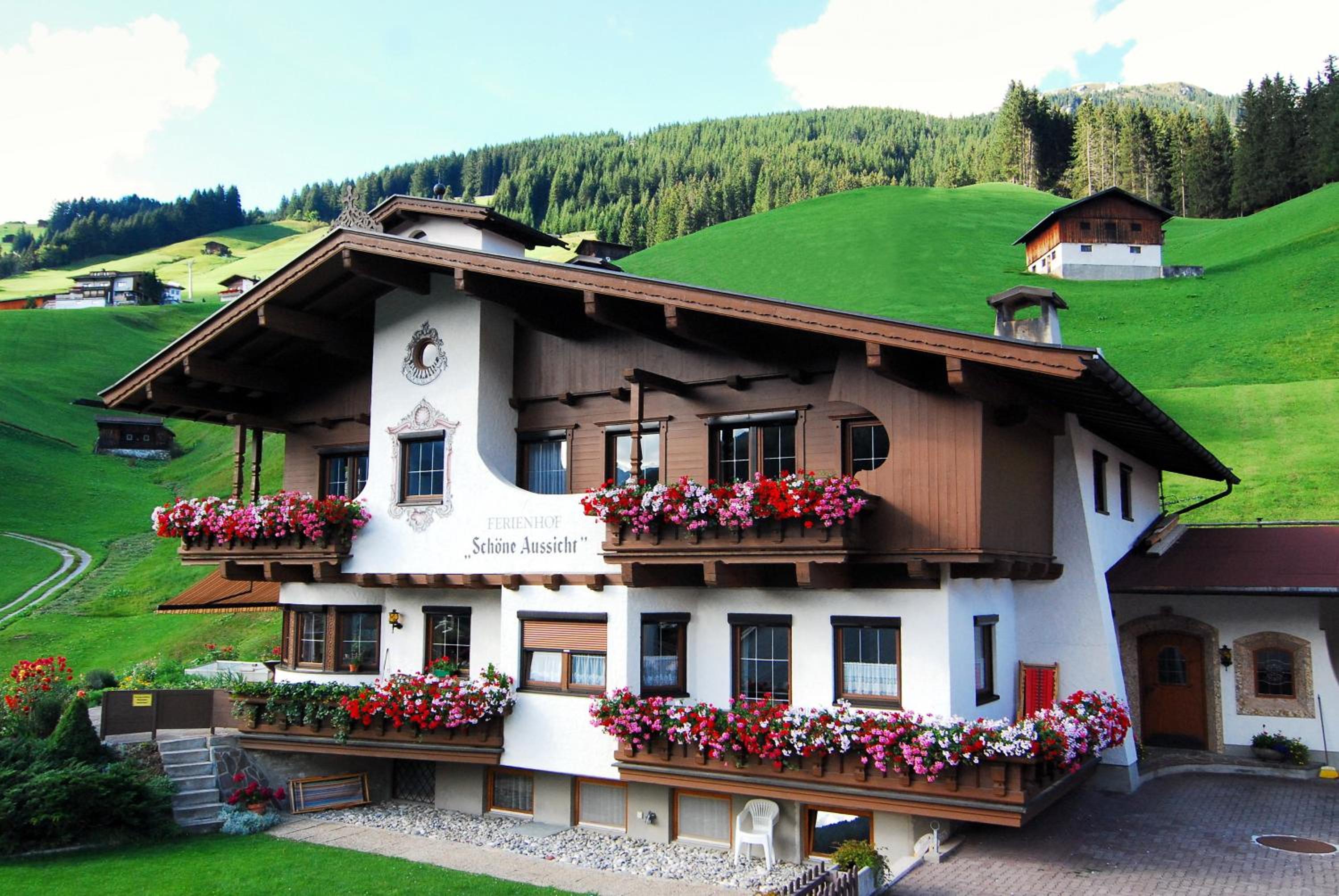 Two-Bedroom Apartment with Balcony photo 2
