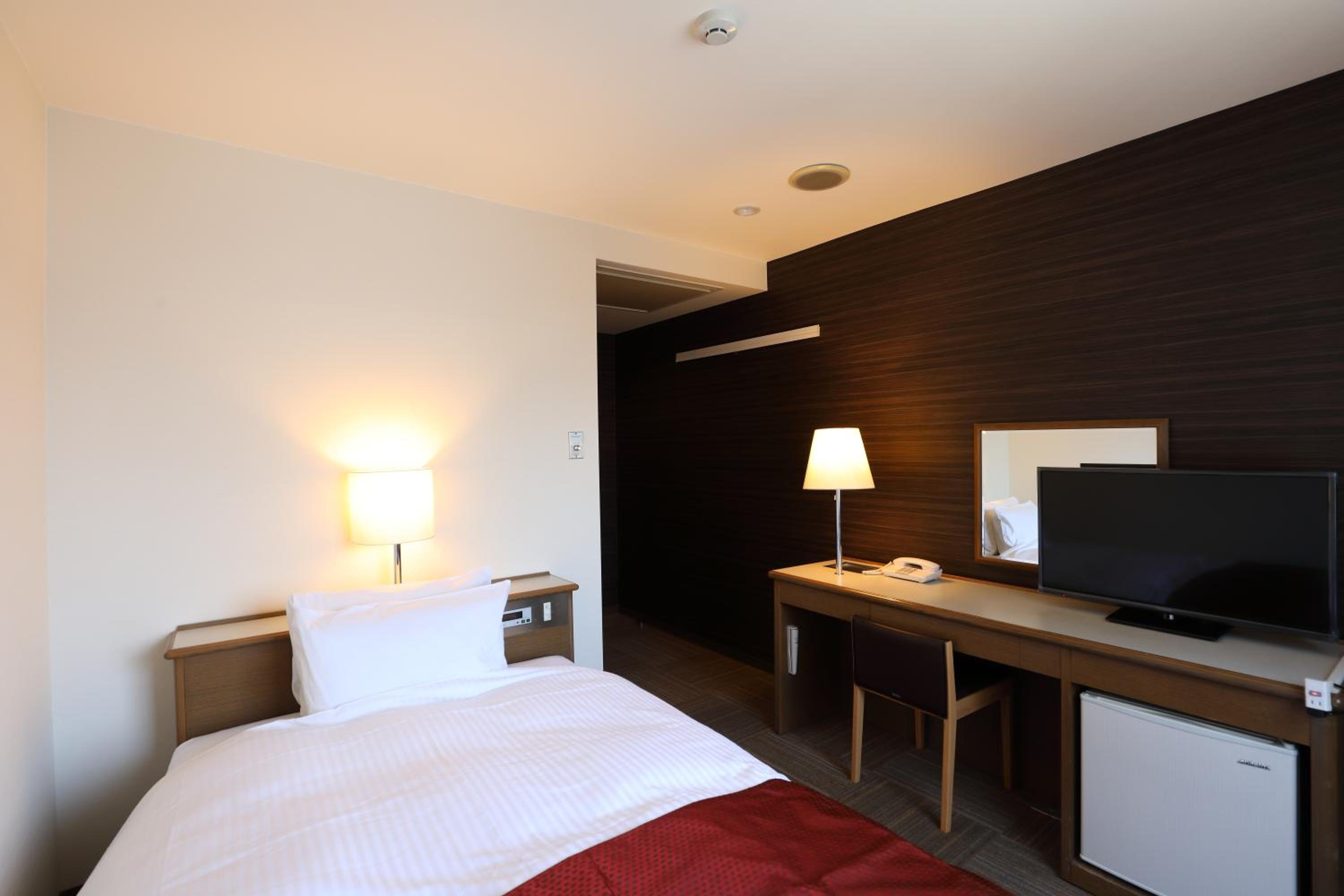 Single Room - Smoking photo 1