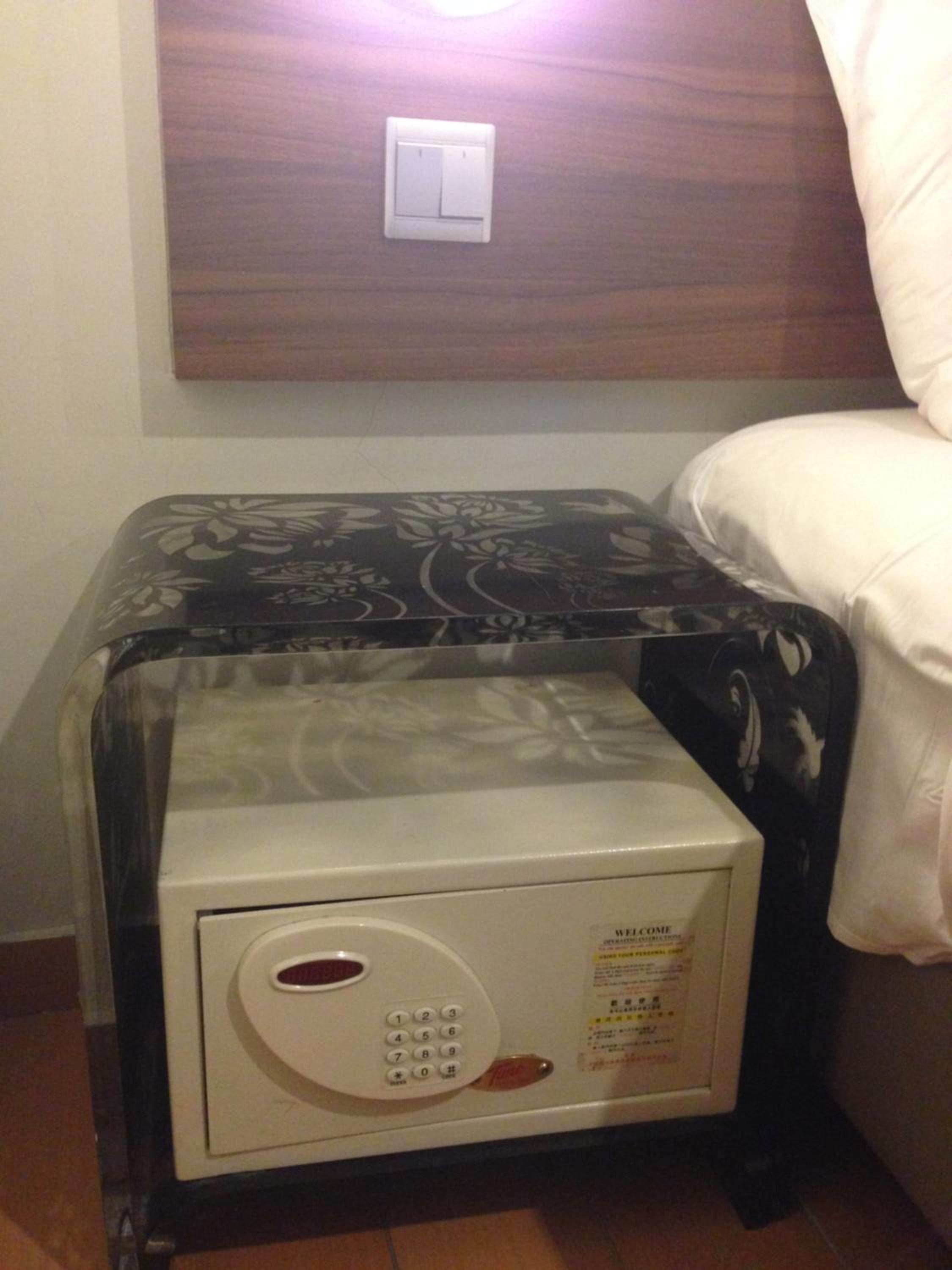Quadruple Room - Photo 6