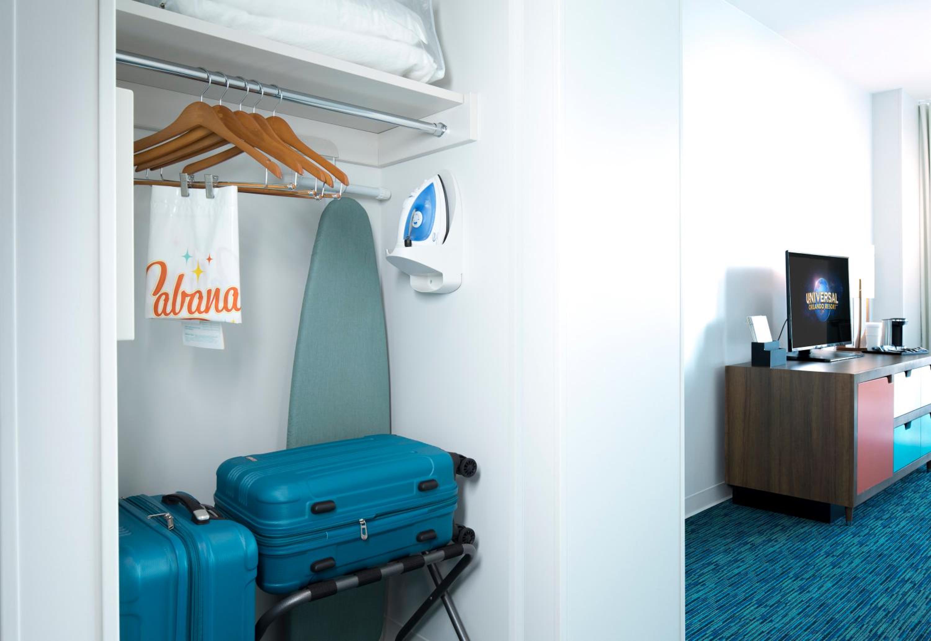 Standard Room with Water Park View (Includes Early Park Admission)
