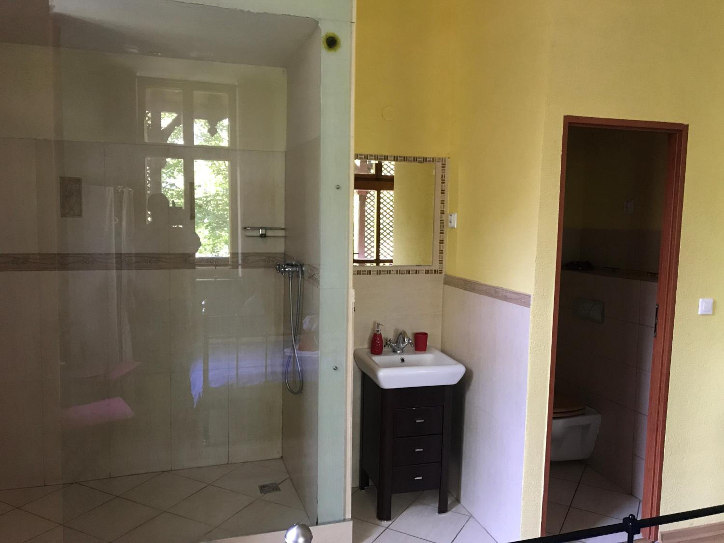 Deluxe Double Room with Balcony photo 3