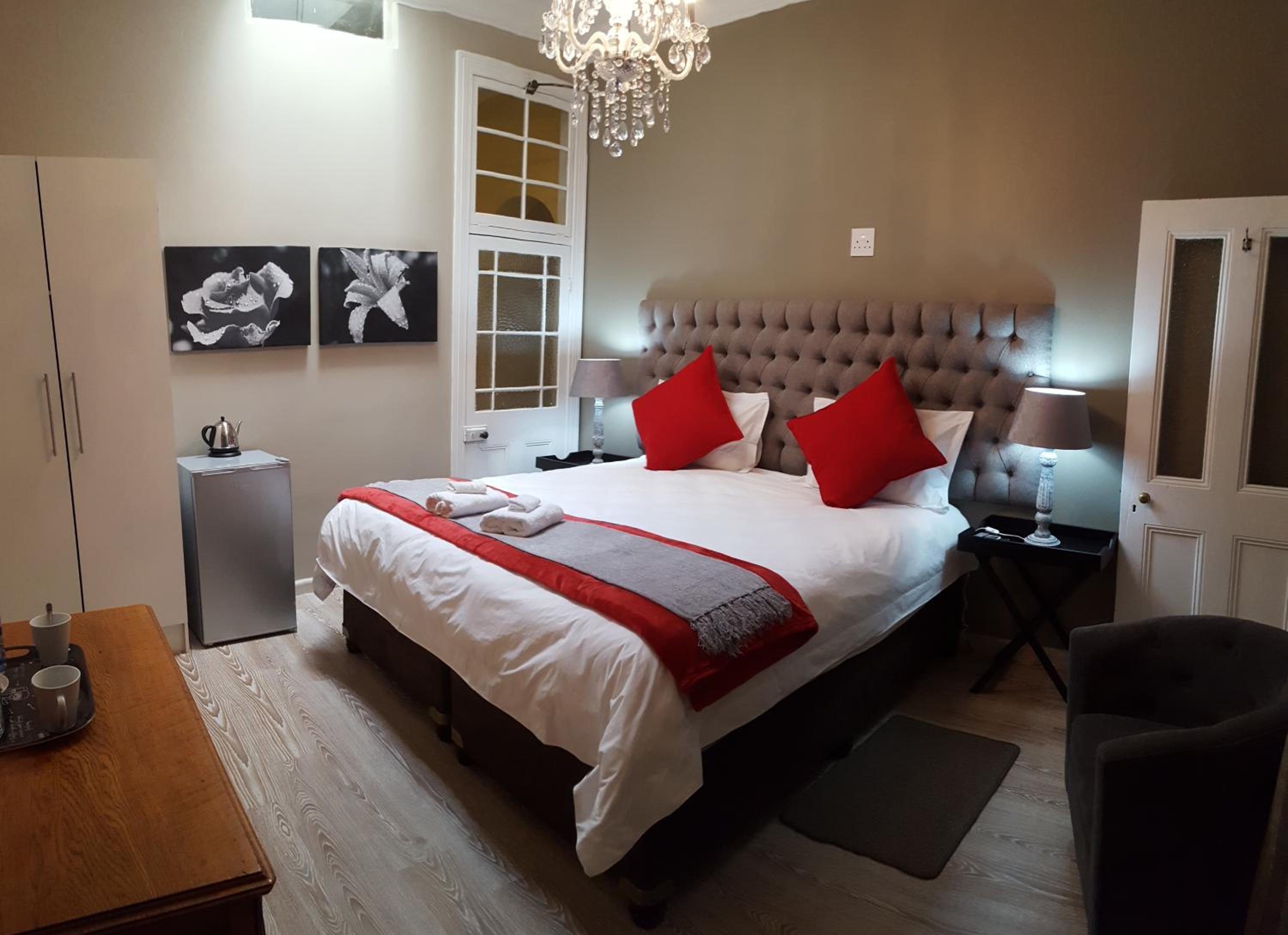 Deluxe King Room - Photo 1
