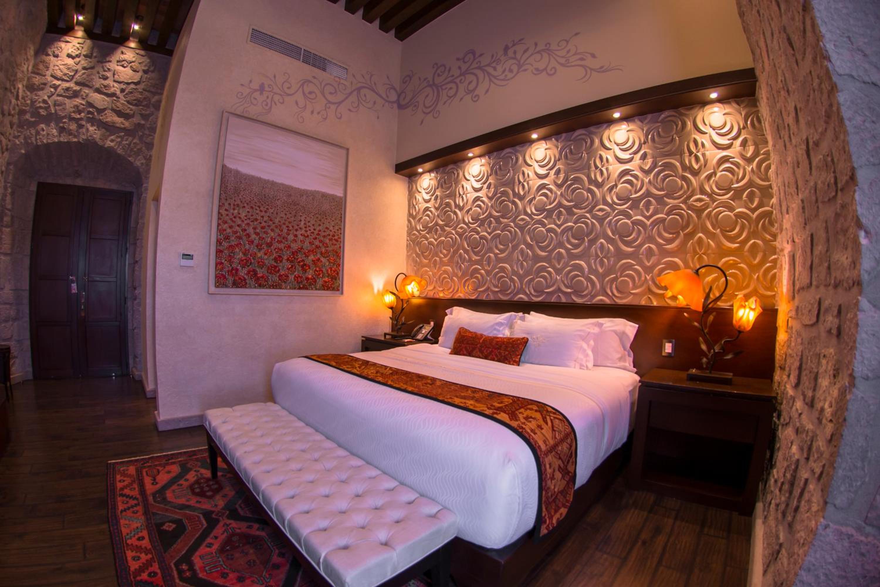 Deluxe Room - Photo 6