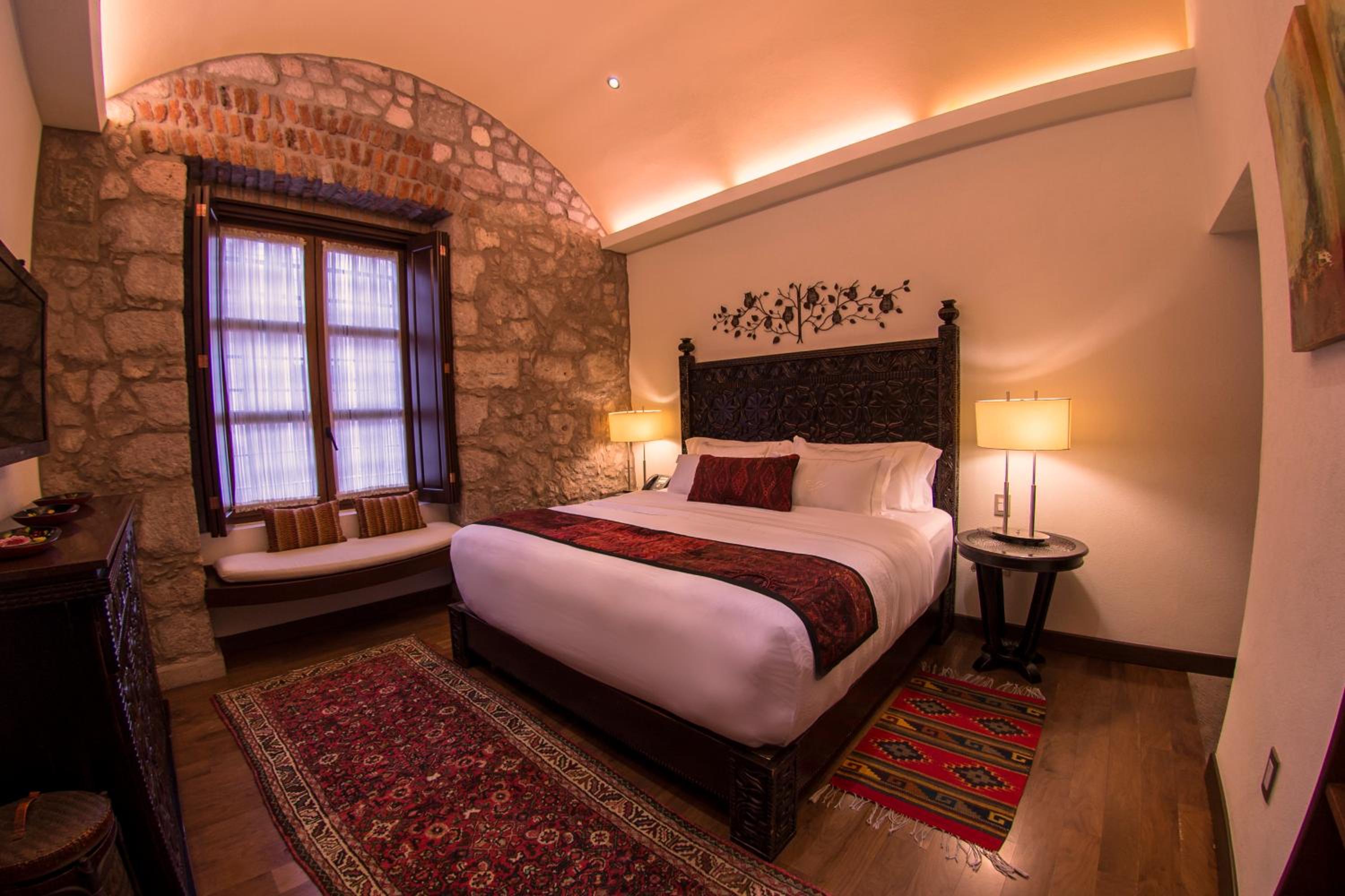 Standard King Room - Photo 4