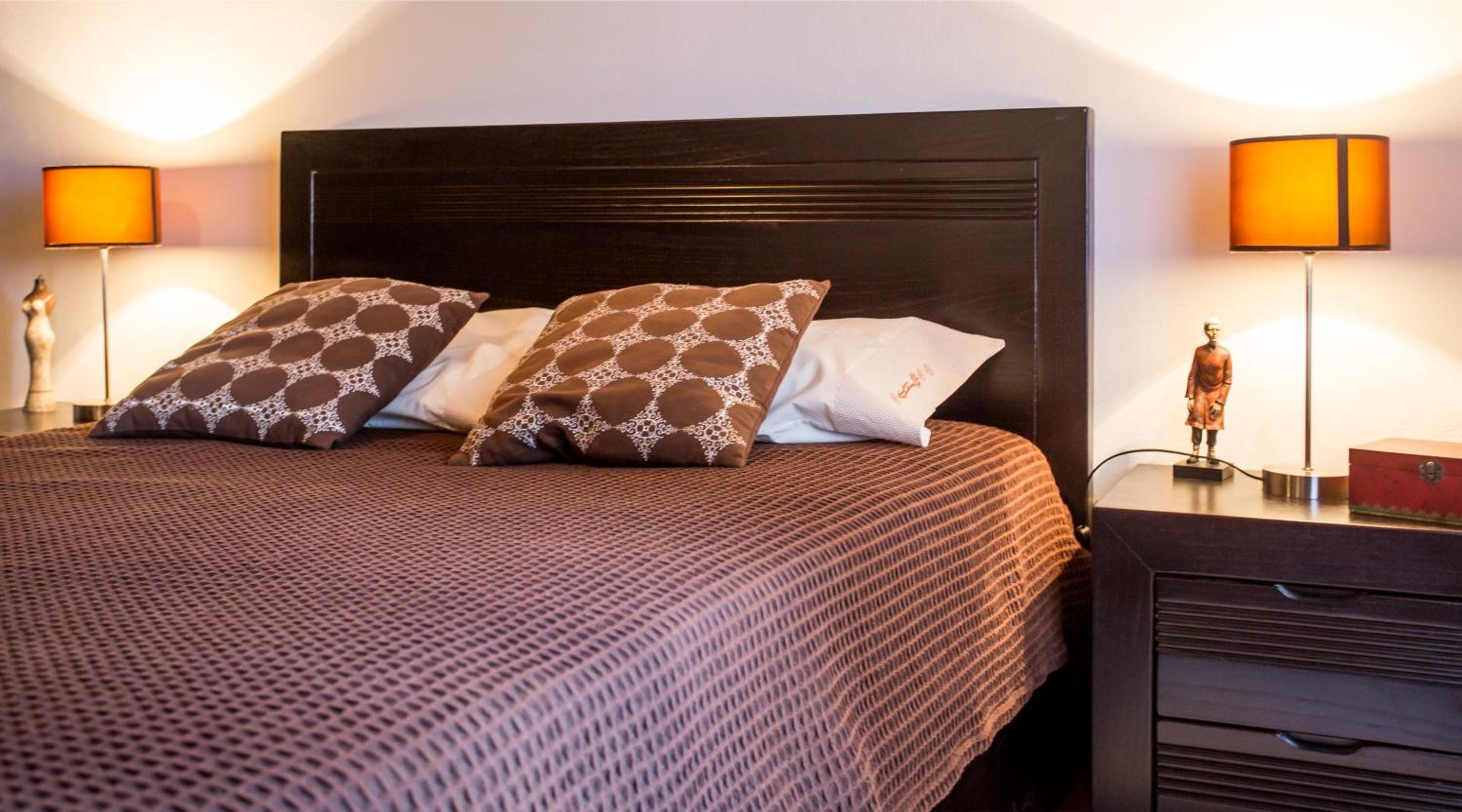Two-Bedroom House - Photo 2
