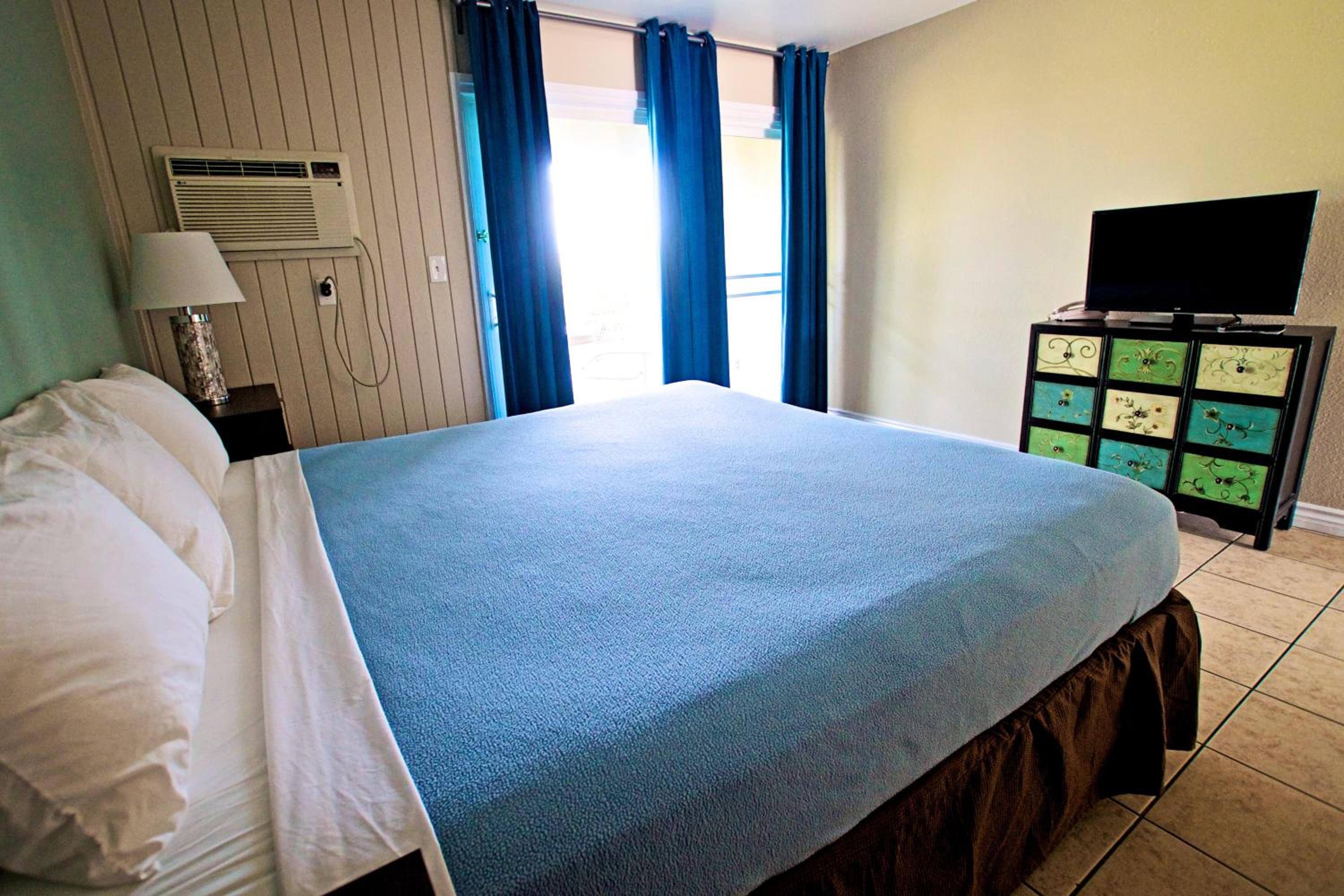 King Room with Ocean View photo 3