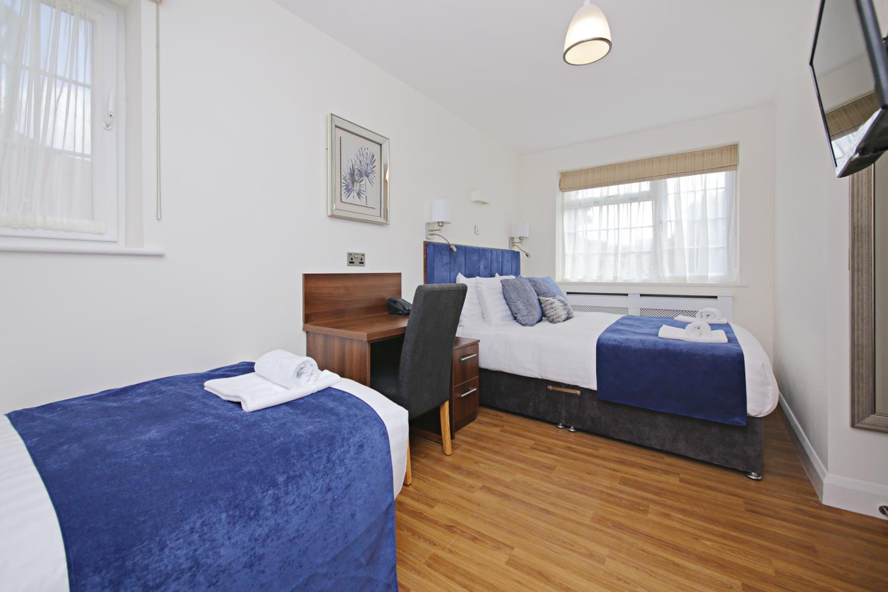 Deluxe Family Room photo 3