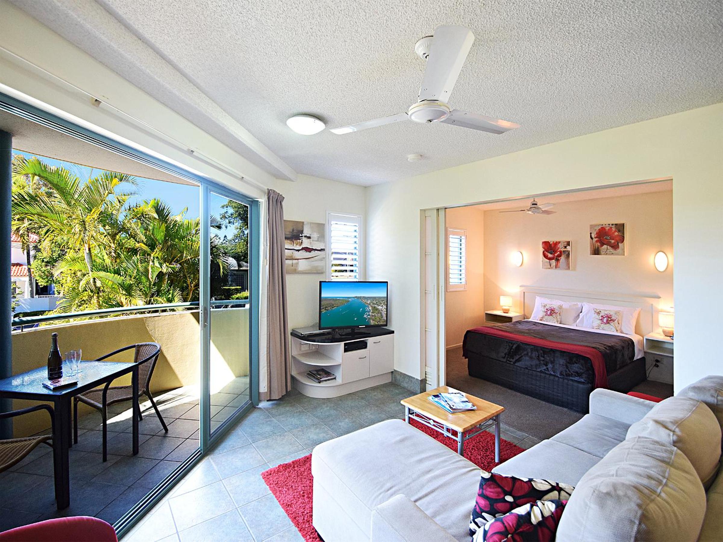 One-Bedroom Apartment with Balcony photo 1
