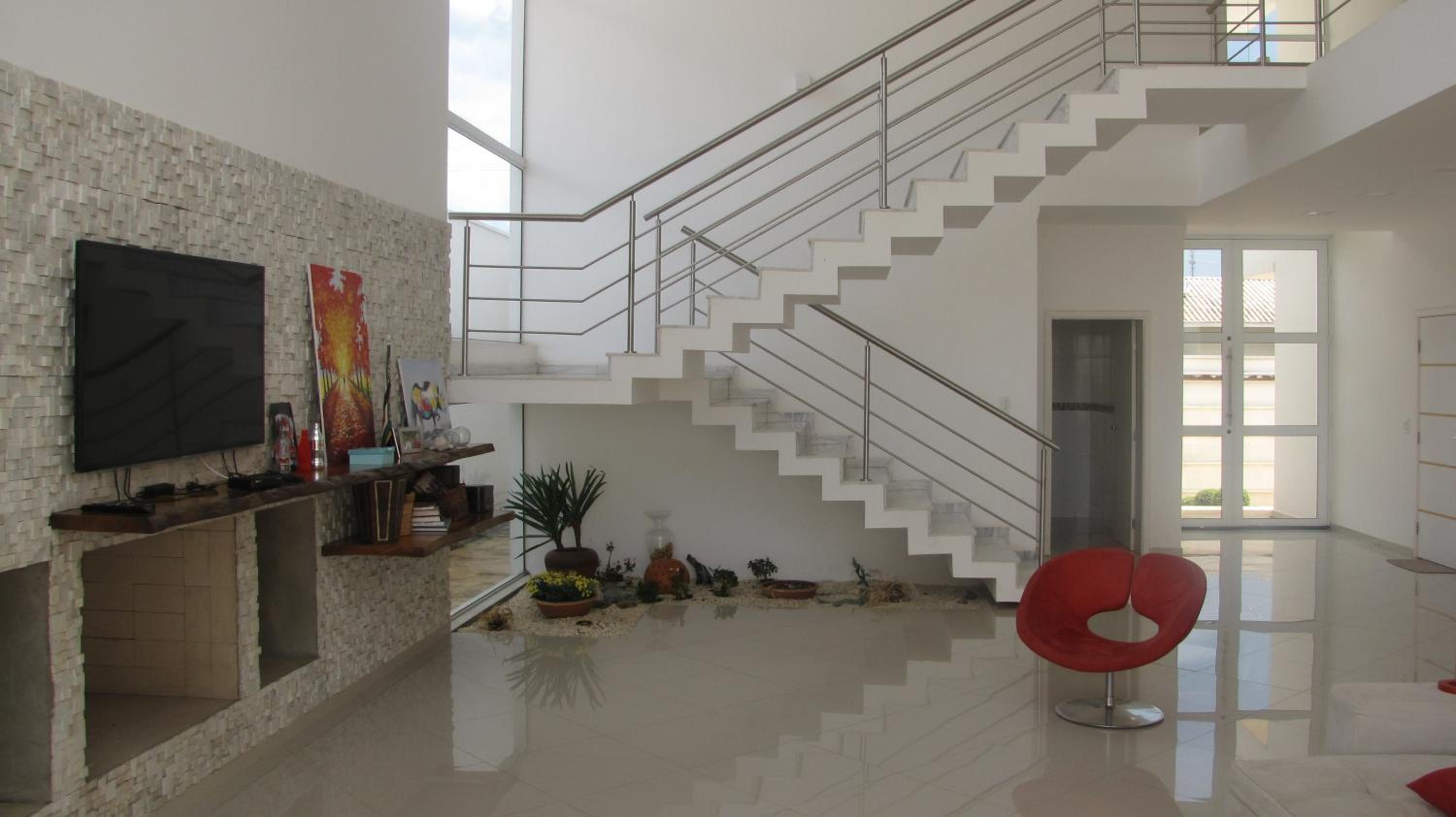 Four-Bedroom House photo 2