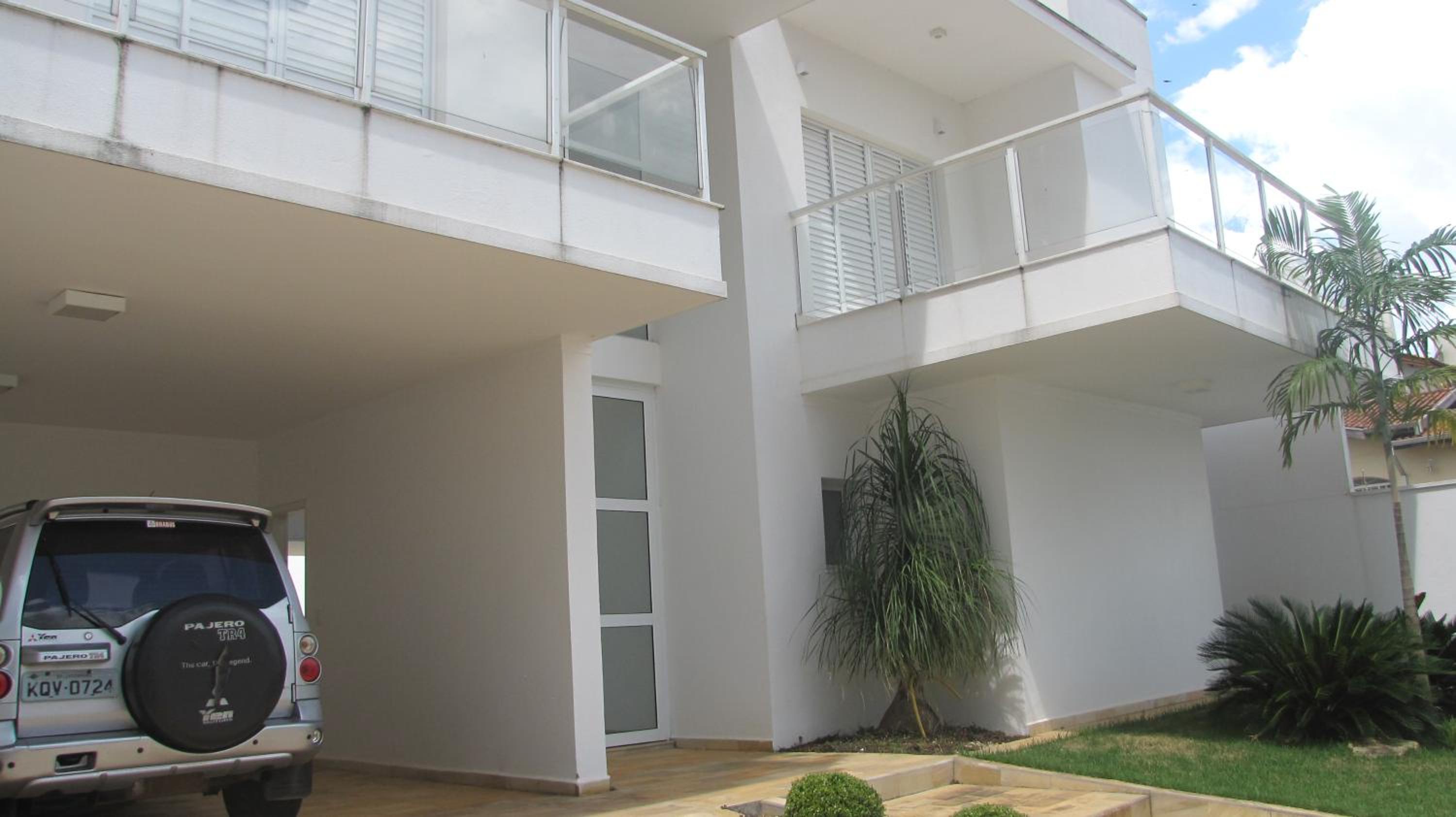 Four-Bedroom House photo 3