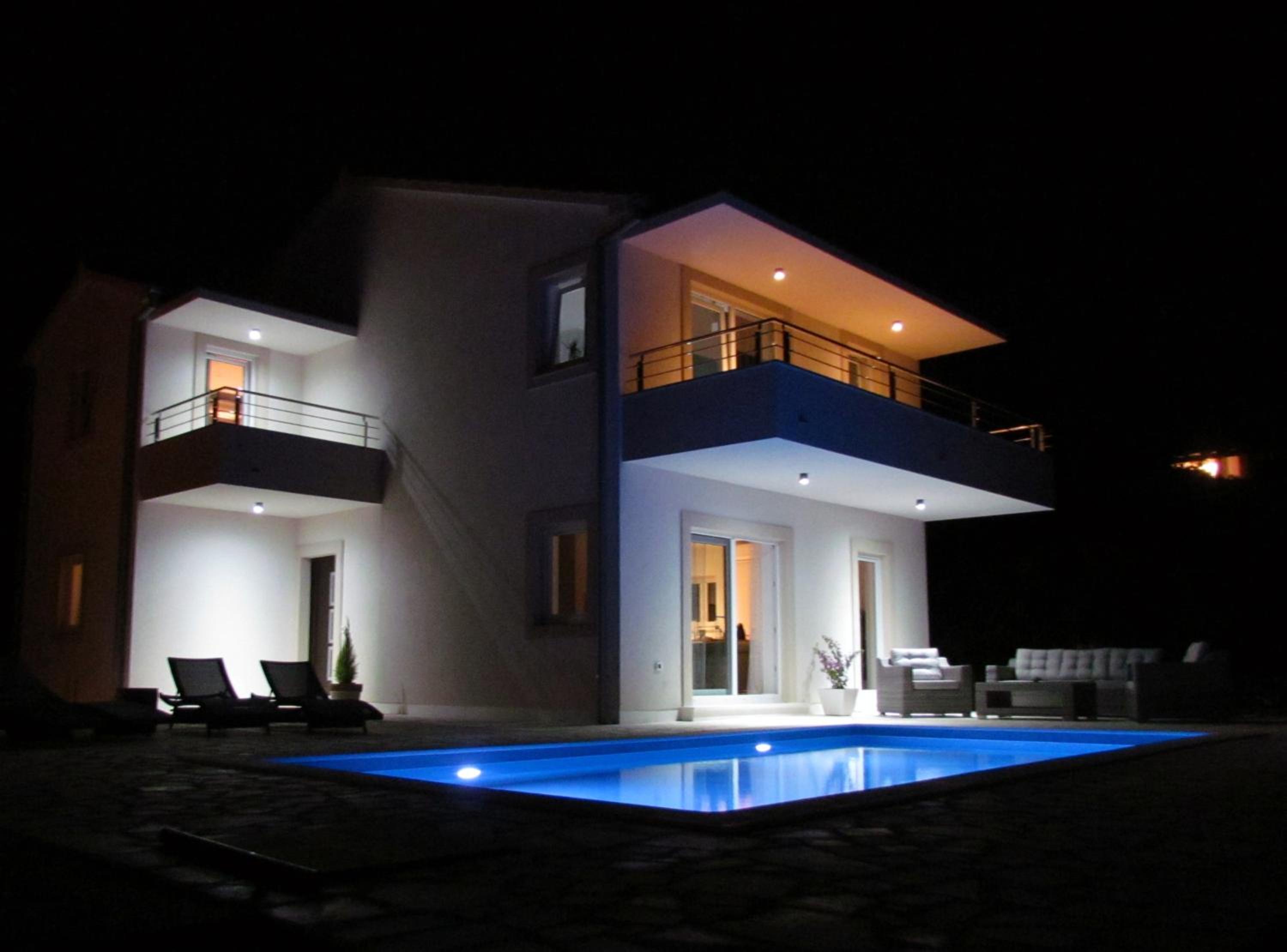 Four-Bedroom House photo 2