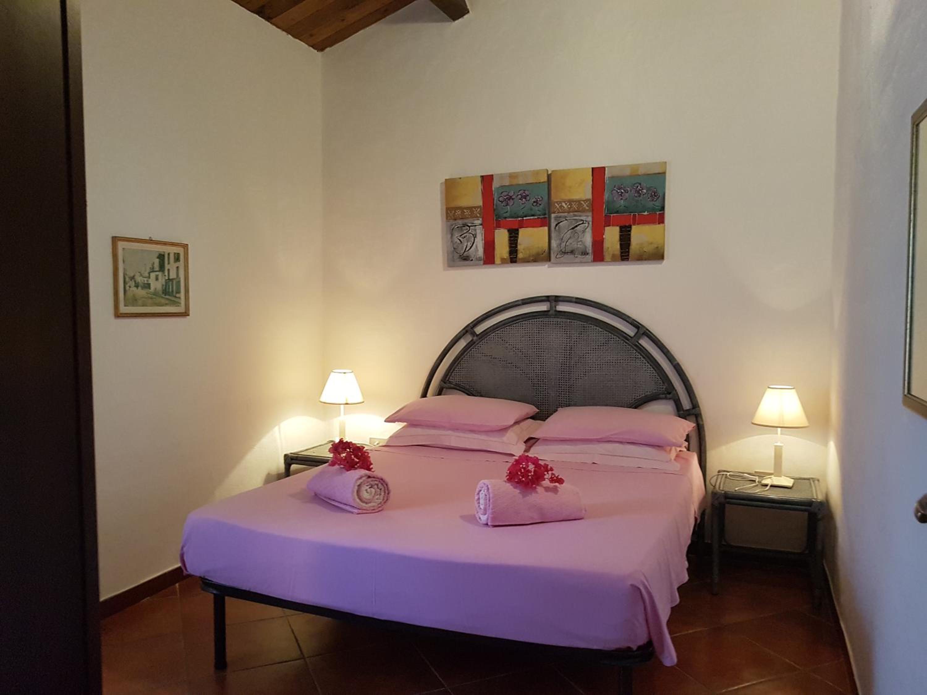 One-Bedroom House photo 1