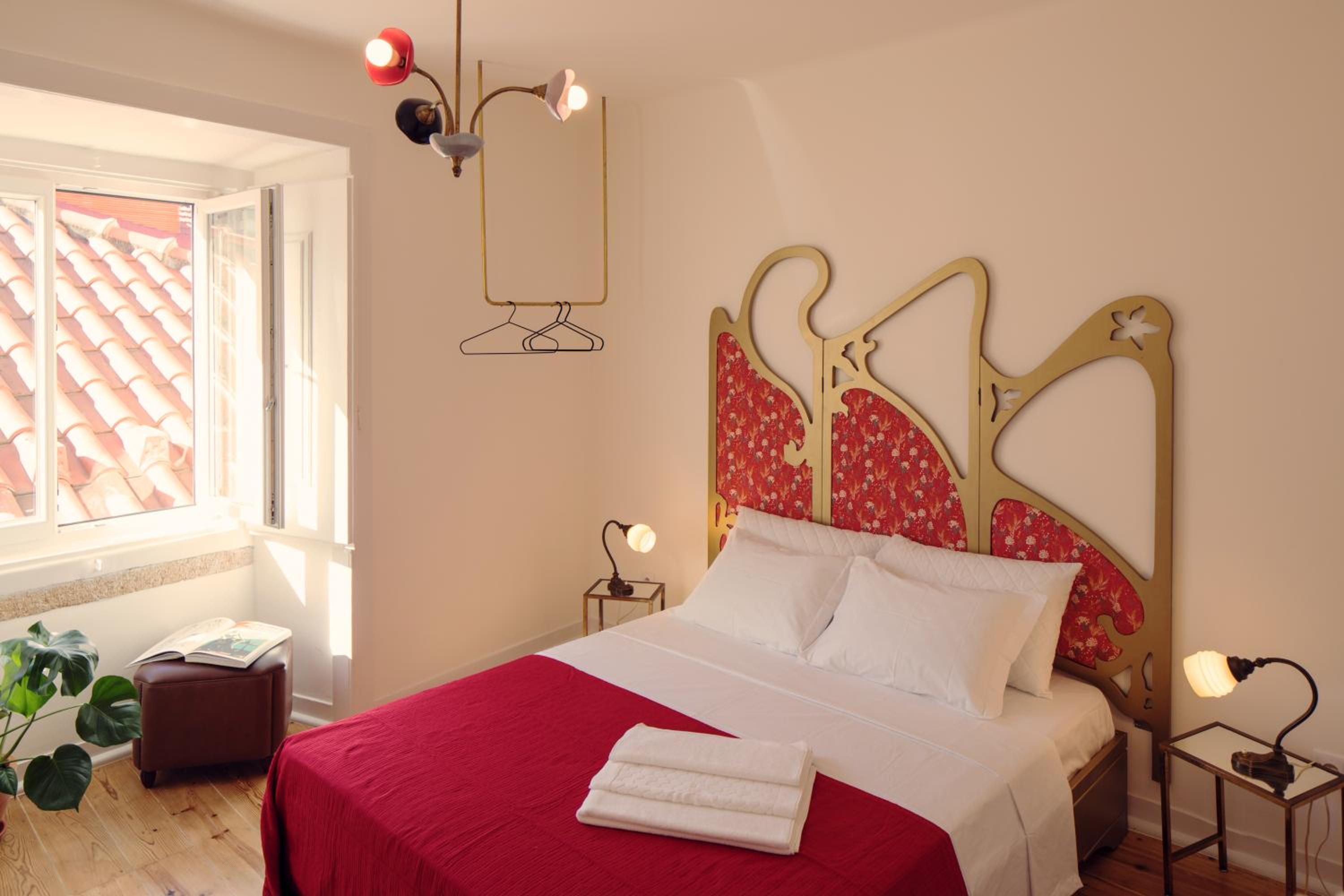 Queen Room with Private Bathroom photo 1