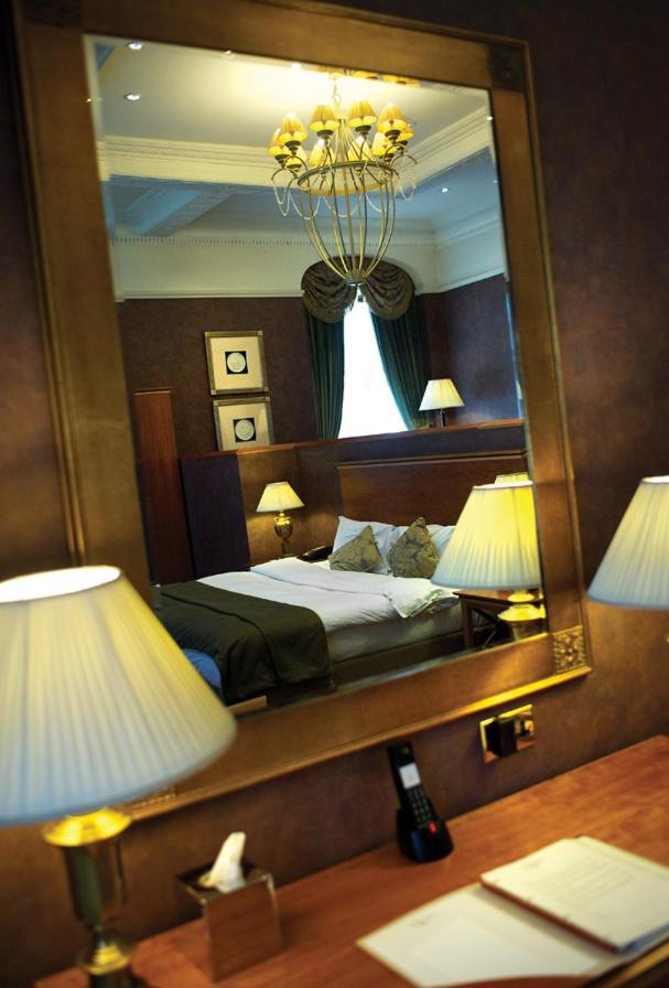 Suite - Photo 9
