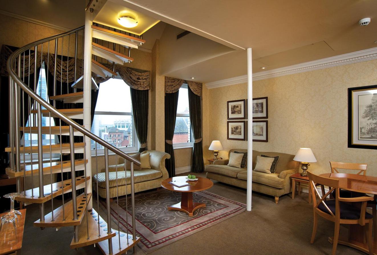 Suite - Photo 5
