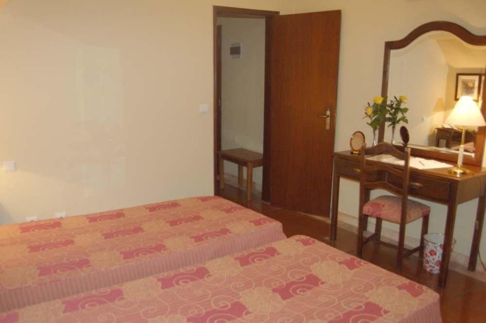 Family Room (2 Adults + 2 Children) - Photo 5