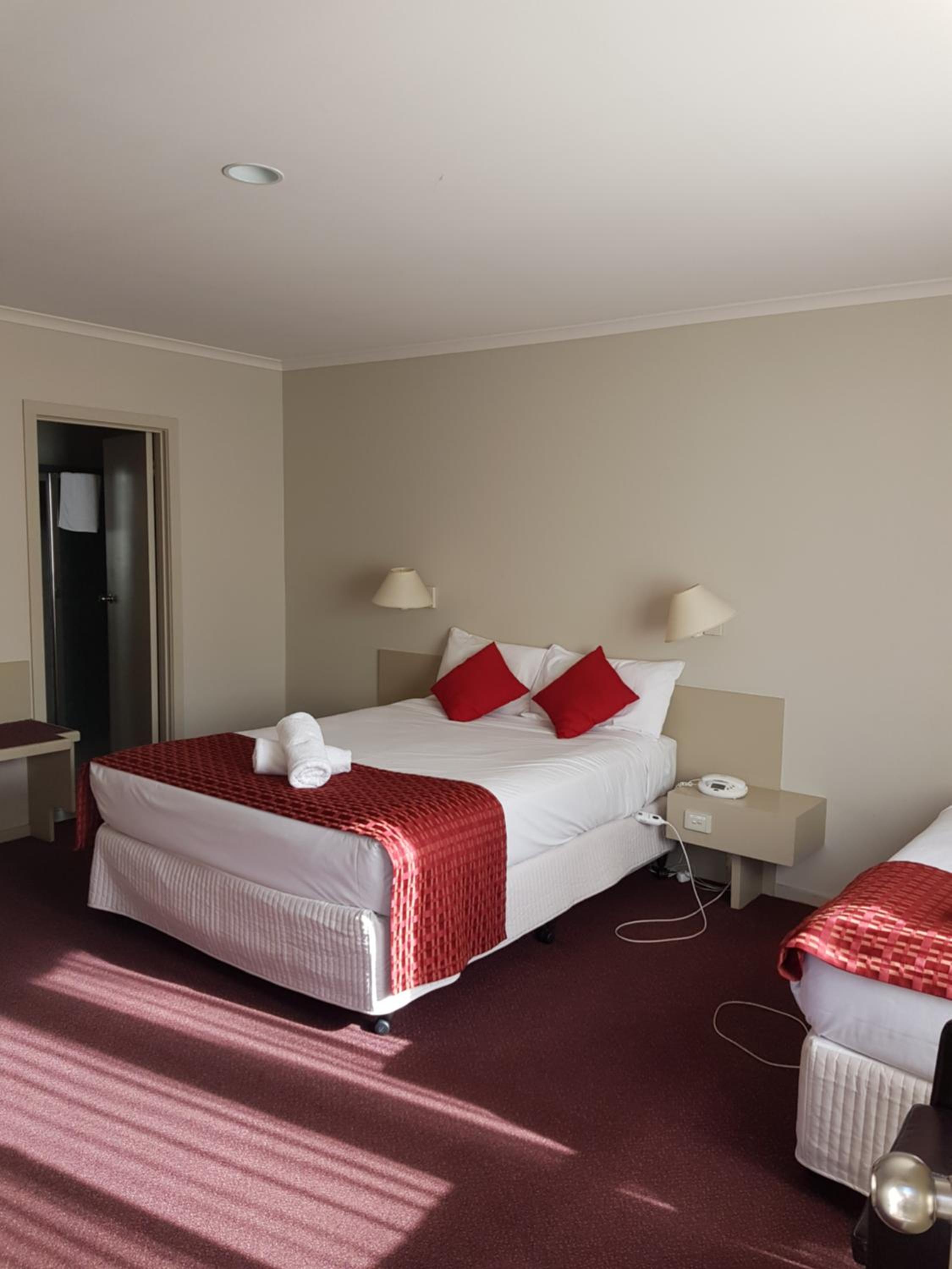 Deluxe Twin Room - Photo 3