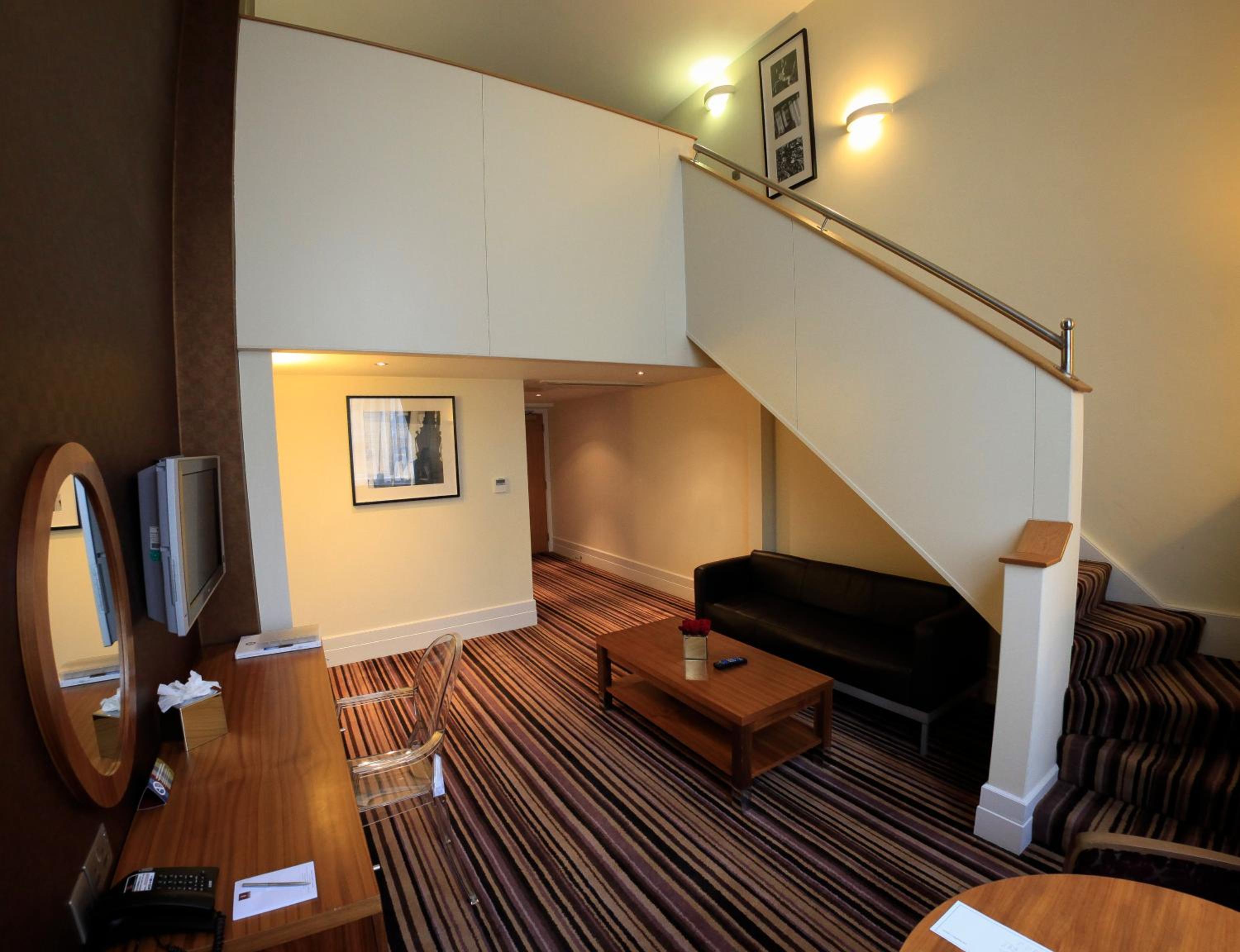 Deluxe King Room - Photo 3