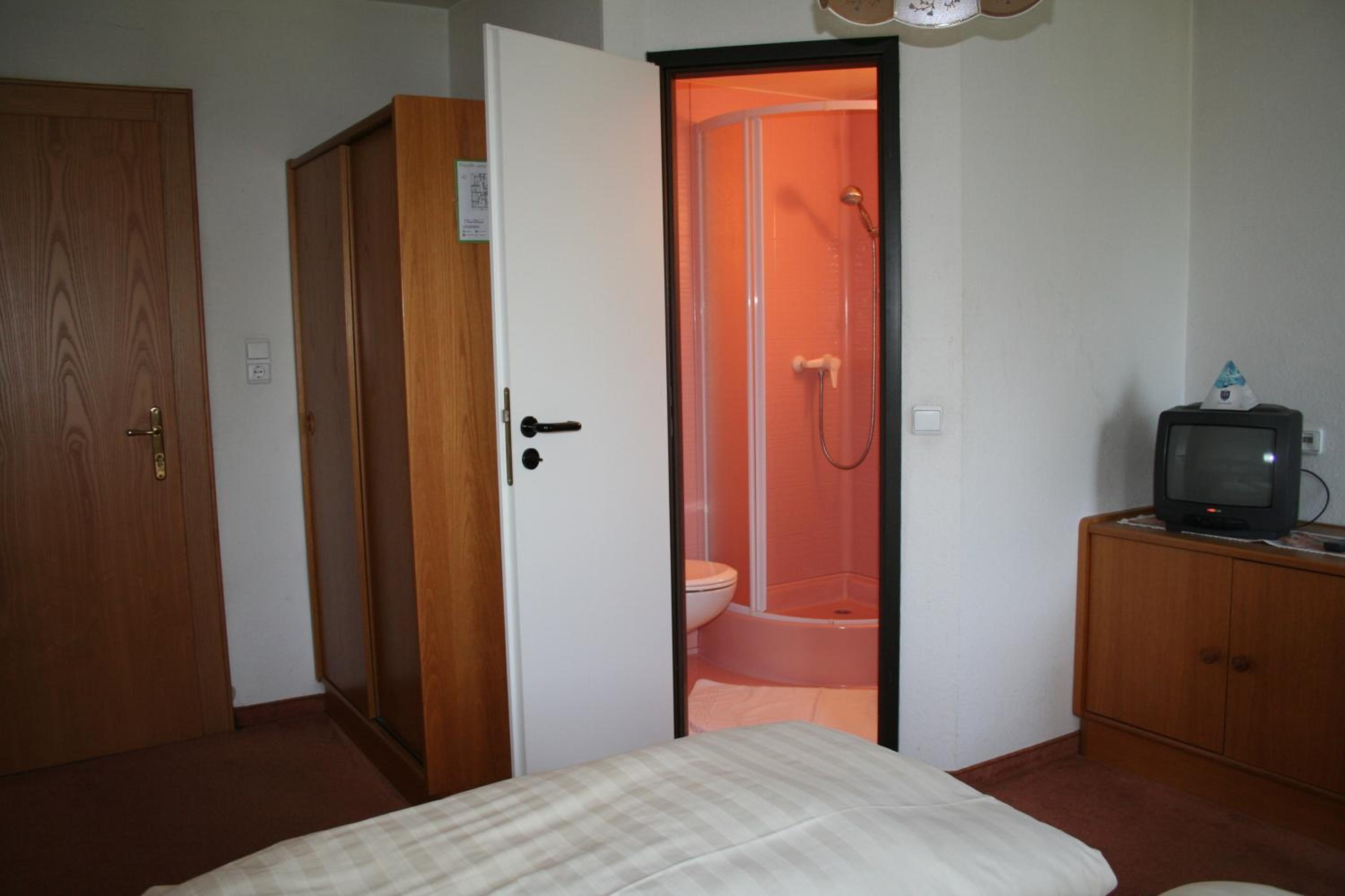 Double Room - Photo 10