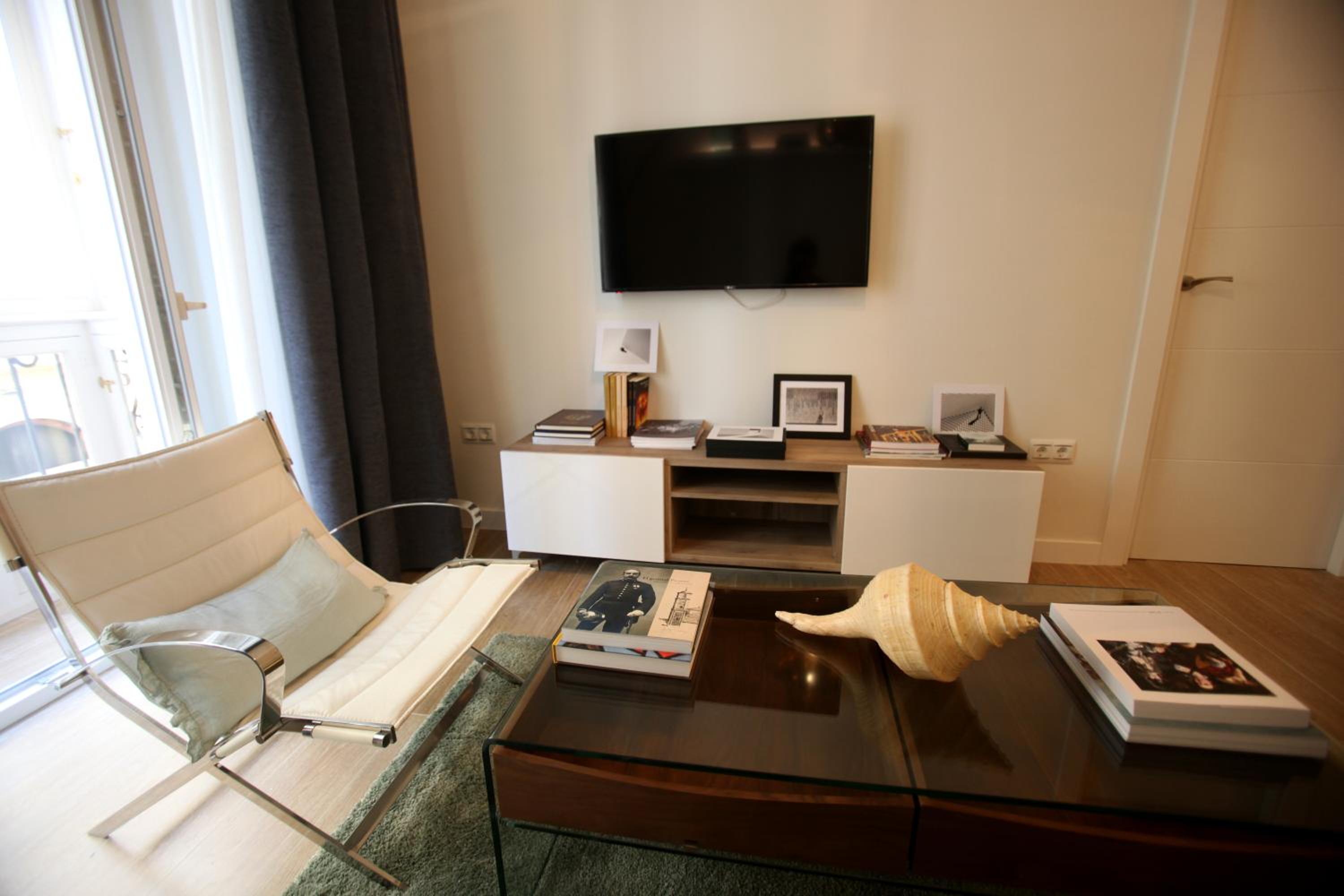 Deluxe Apartment photo 2