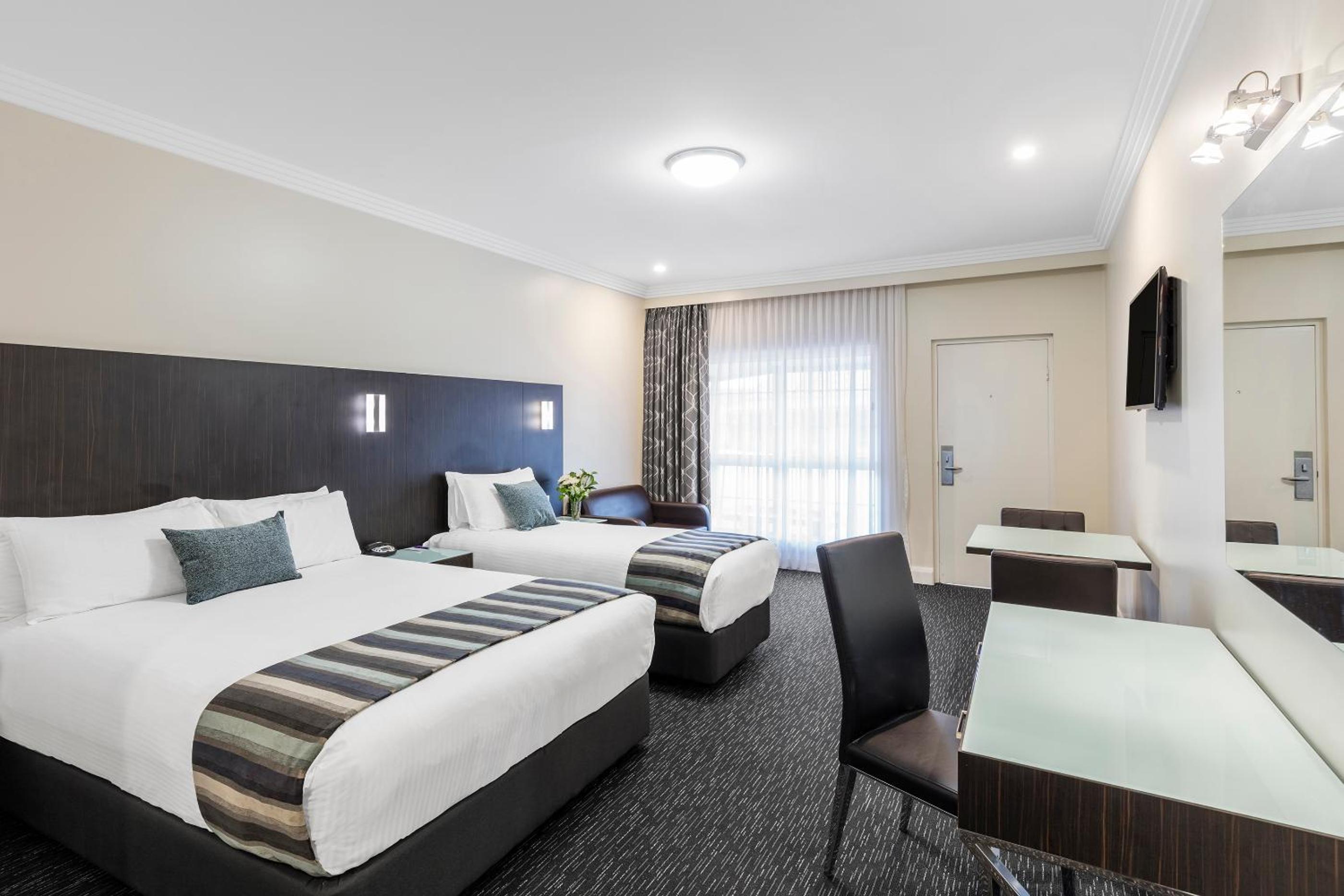 Superior Queen Room with Single Bed - Photo 4