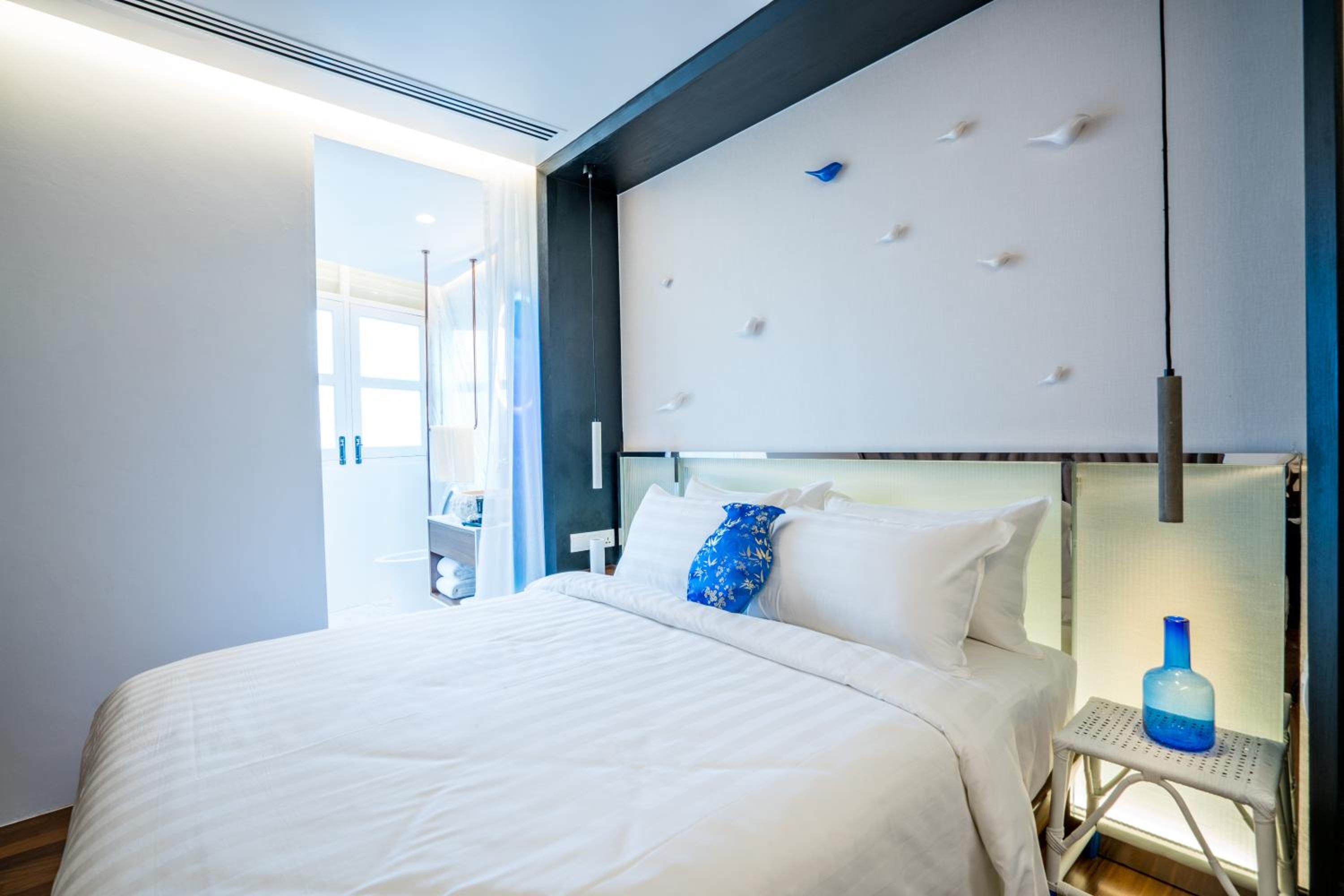 Cozy Queen Room - Photo 4